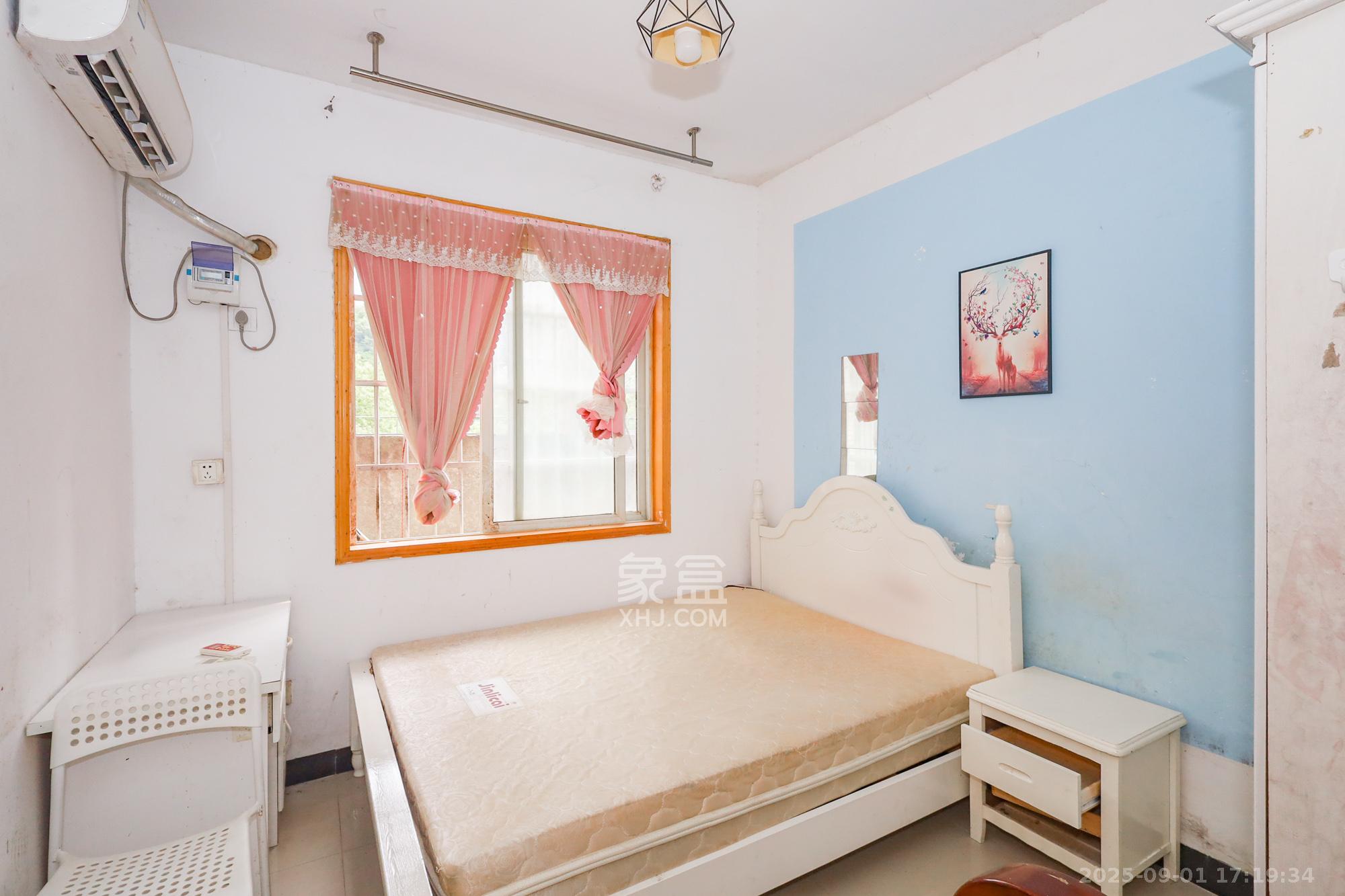 谷山庭院一期  4室2厅1卫    70.0万 谷山庭院一期  4室2厅1卫    70.0万卧室