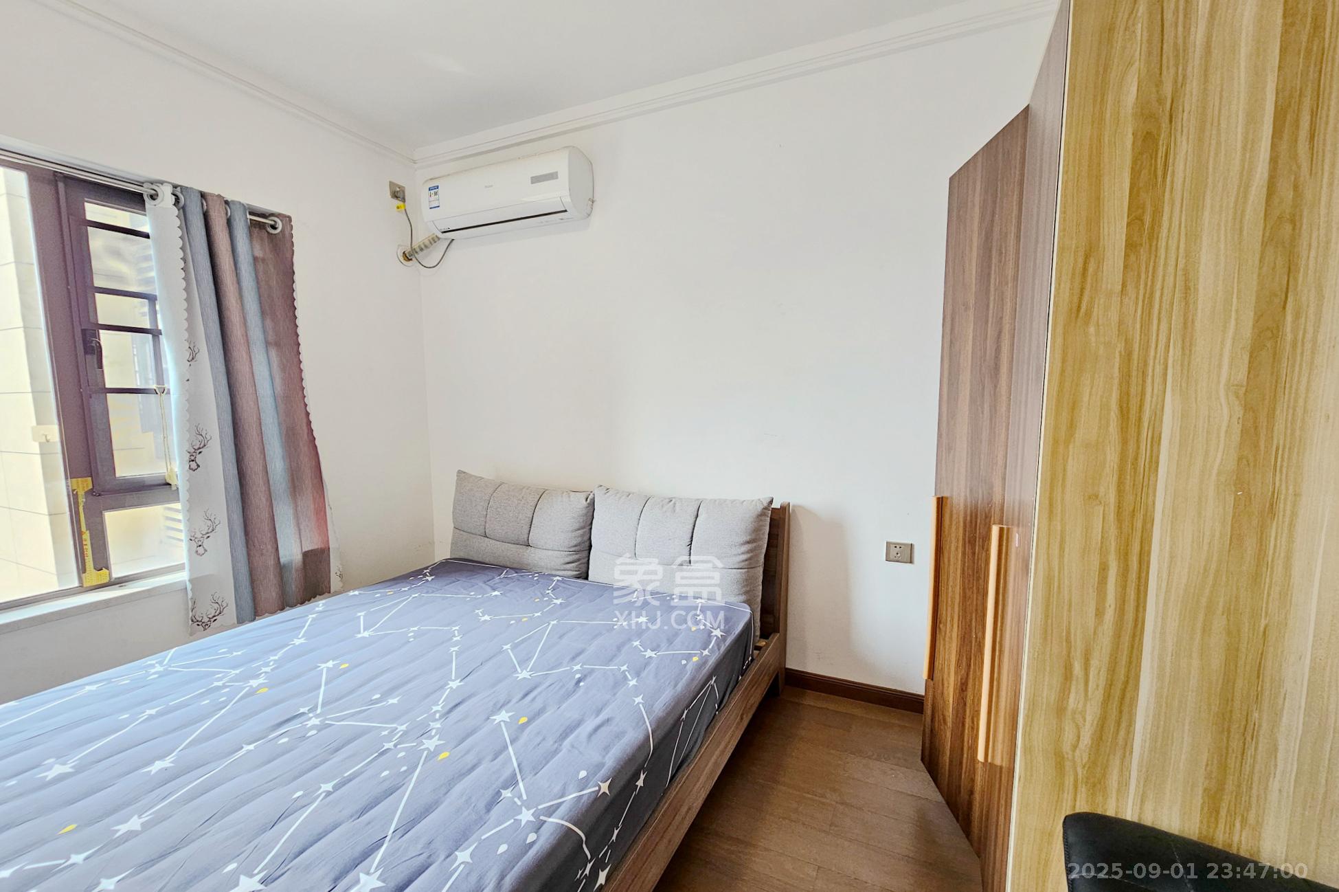 阳光城尚东湾蓝莓苑  4室2厅2卫    130.0万卧室