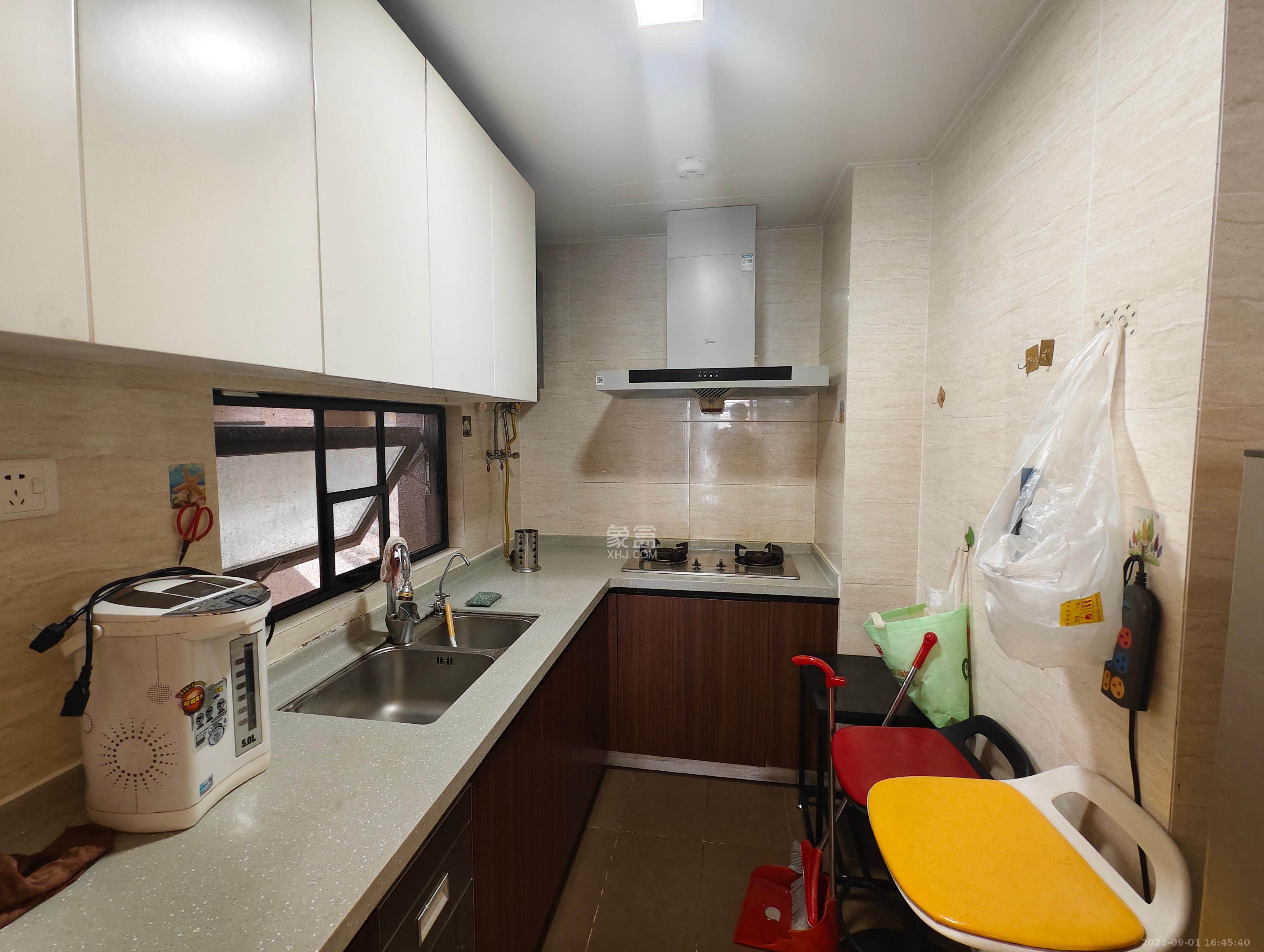 万科里金域国际  3室2厅2卫    3200.0元/月 万科里金域国际  3室2厅2卫    3200.0元/月室内图