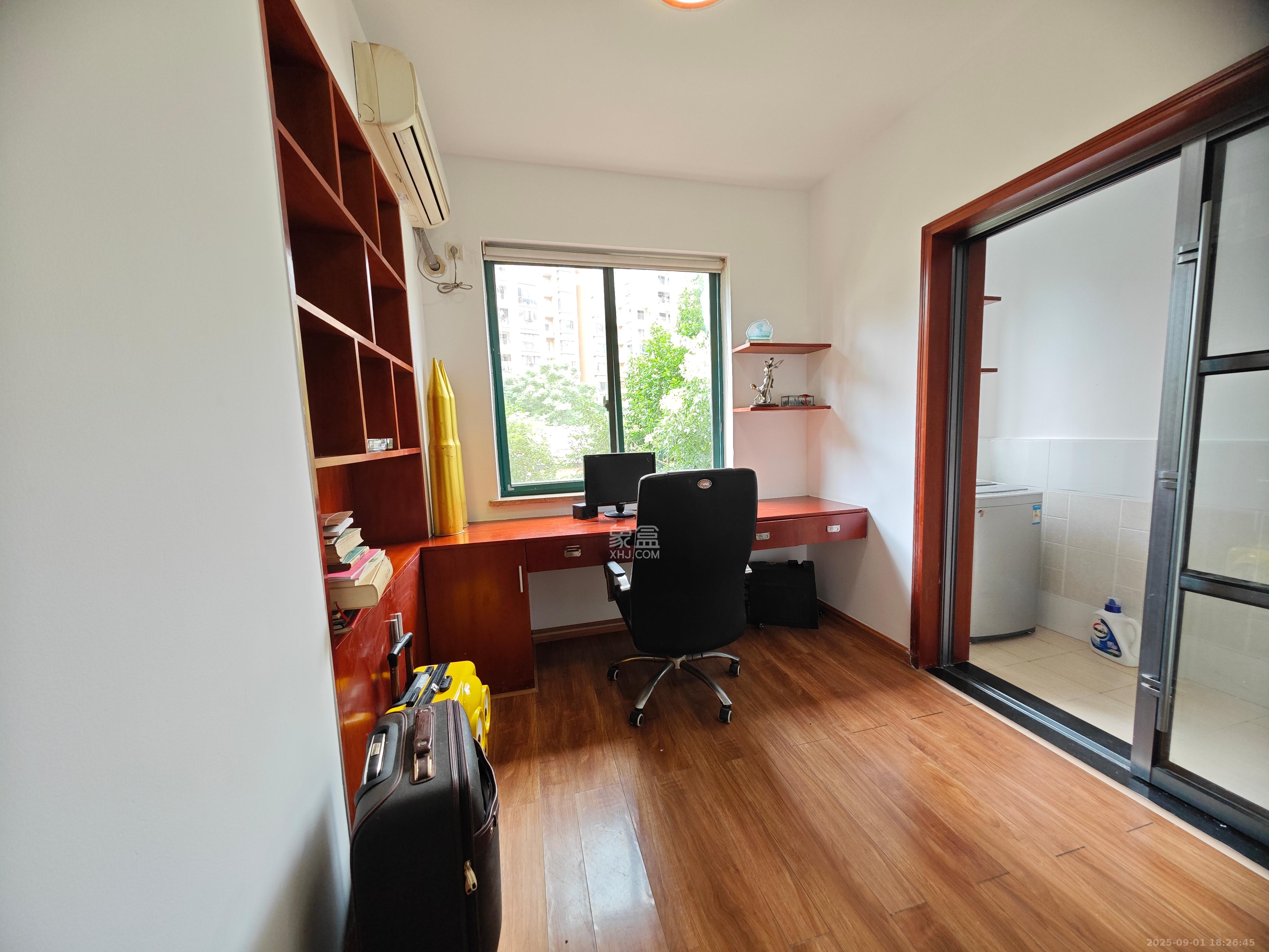 华盛世纪新城  4室2厅2卫    2900.0元/月 华盛世纪新城  4室2厅2卫    2900.0元/月室内图1