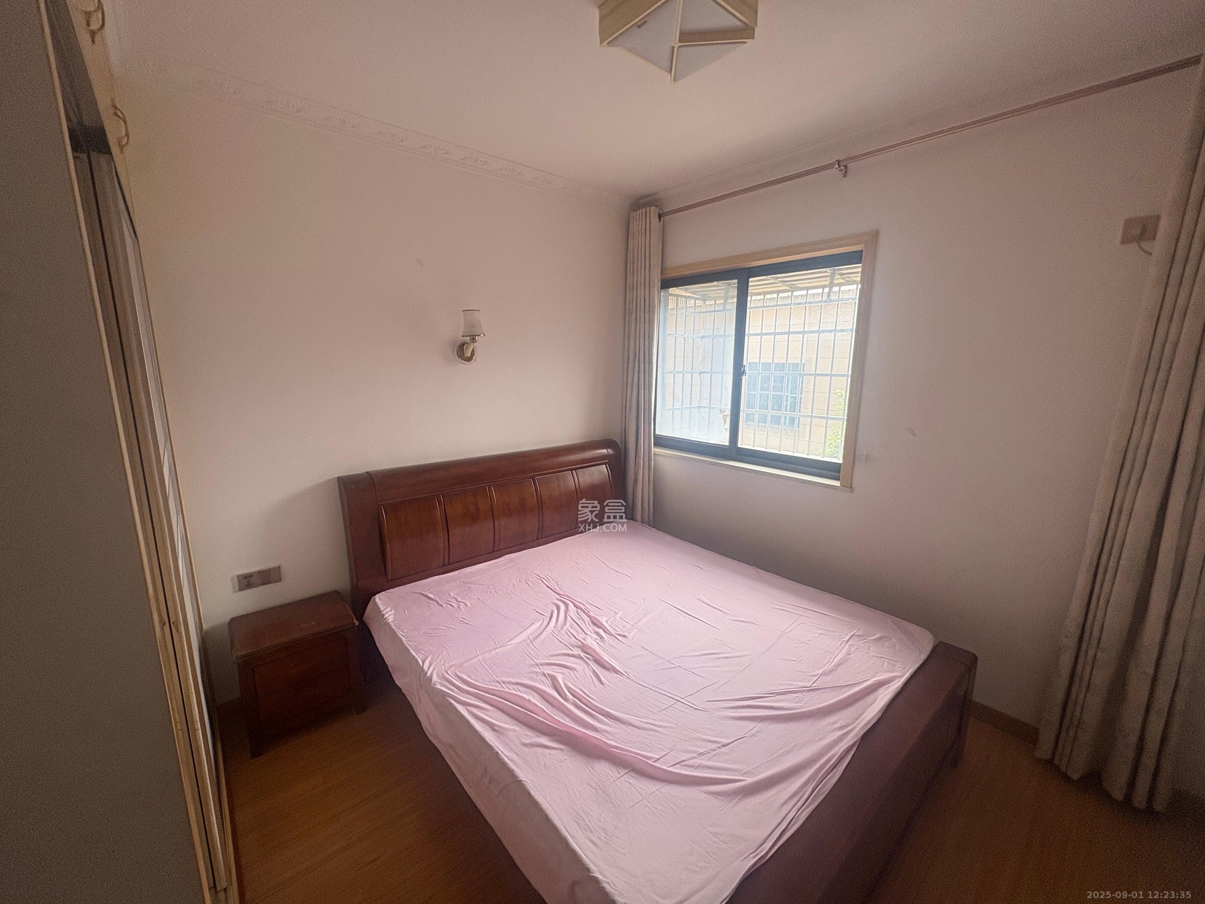 盛地春天里 3室2厅1卫 1400.0元/月 盛地春天里 3室2厅1卫 1400.0元/月室内图