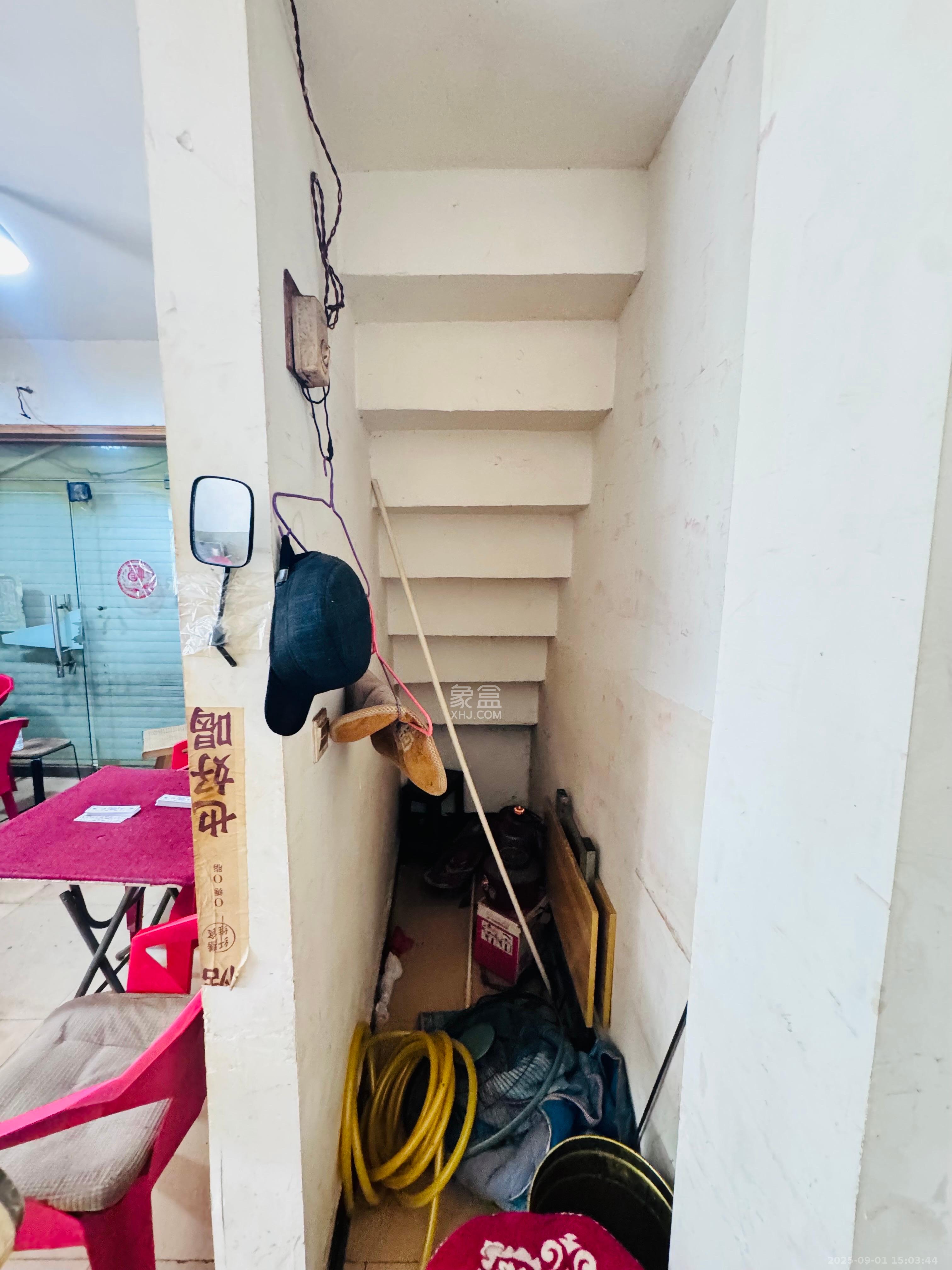 西文庙坪散盘 1室0厅0卫 4500.0元/月 西文庙坪散盘 1室0厅0卫 4500.0元/月室内图