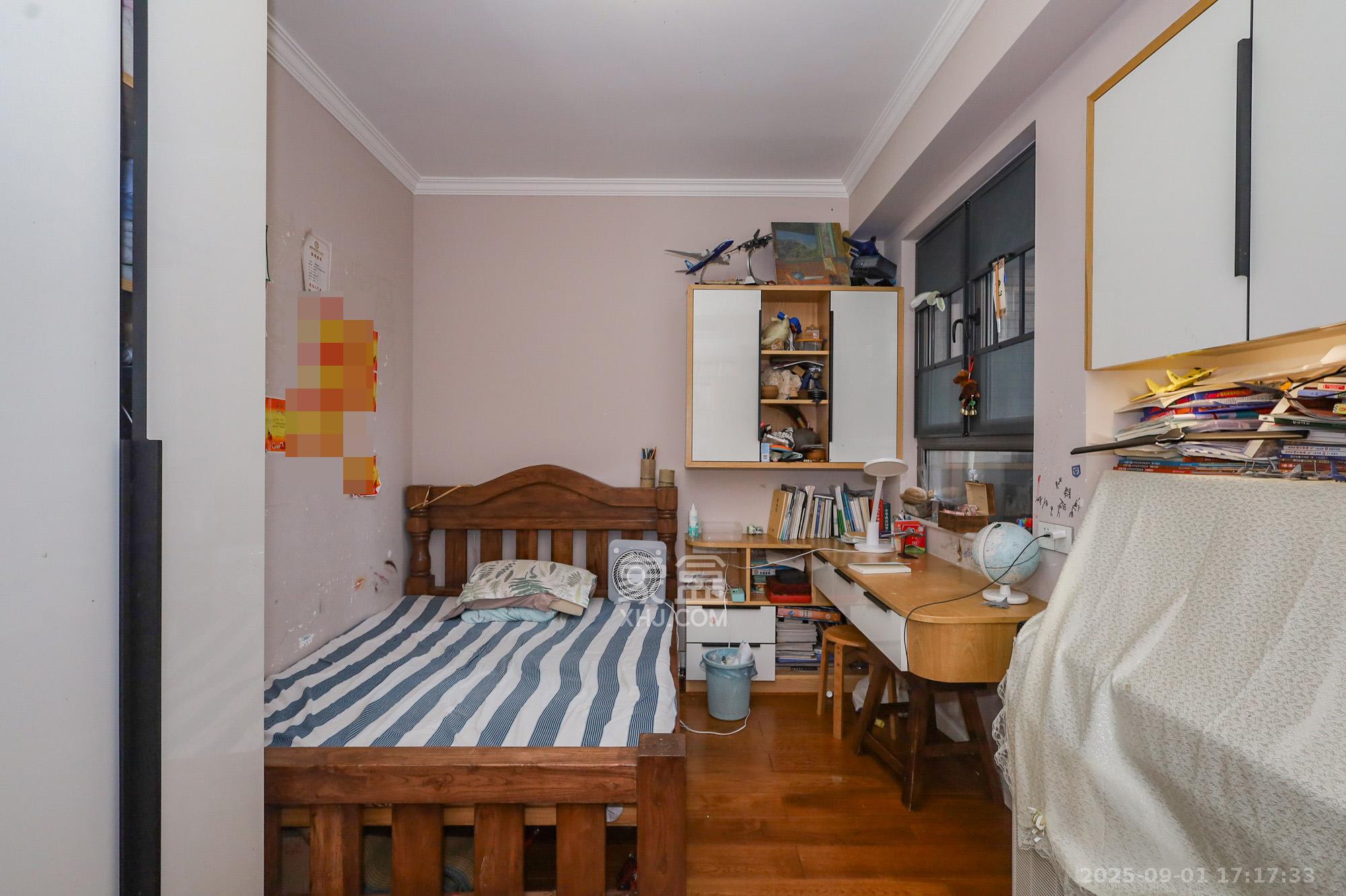 八方小区C区  3室2厅2卫    338.0万卧室