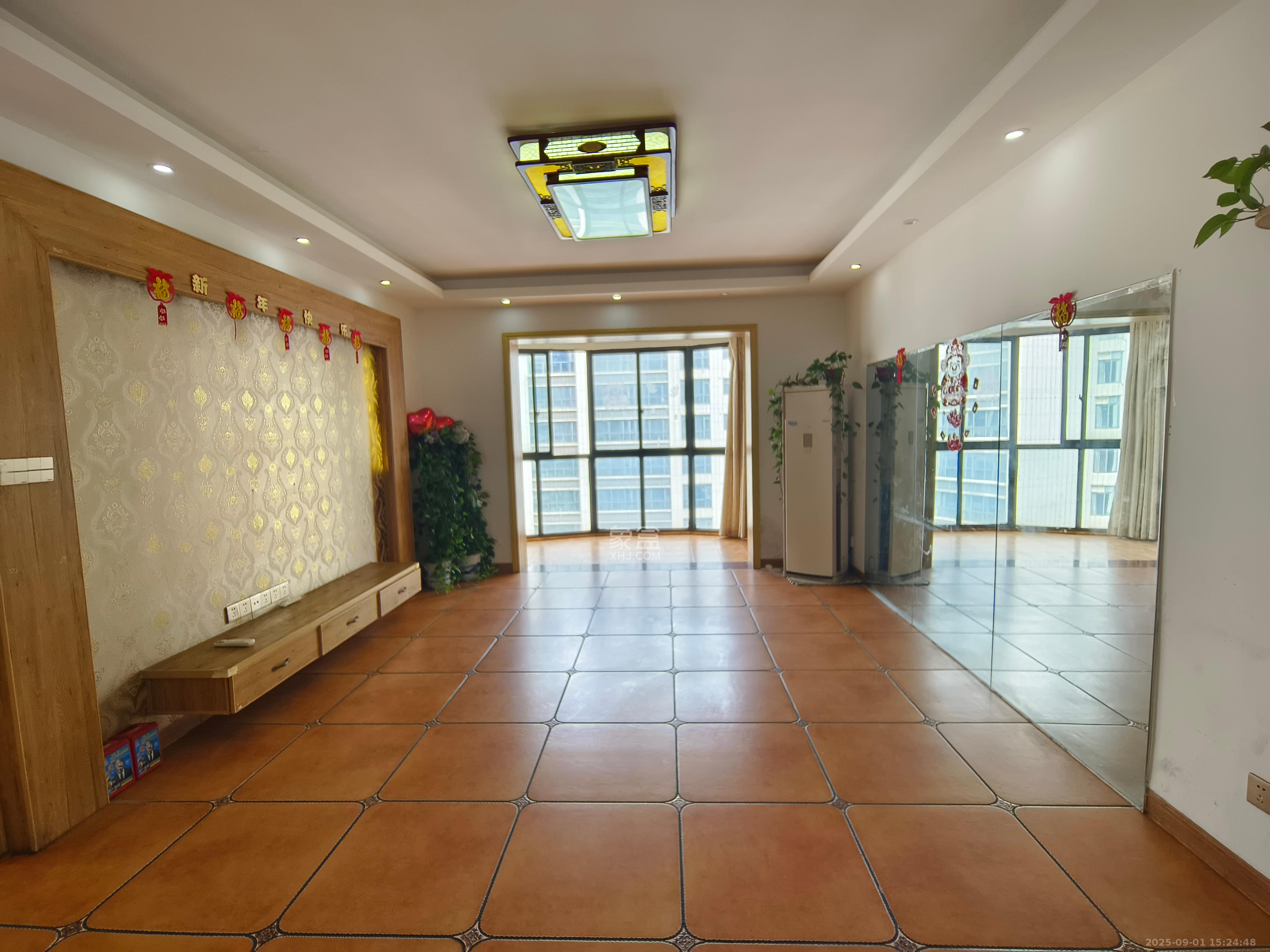 金麓国际 3室2厅2卫 3500.0元/月 金麓国际 3室2厅2卫 3500.0元/月室内图