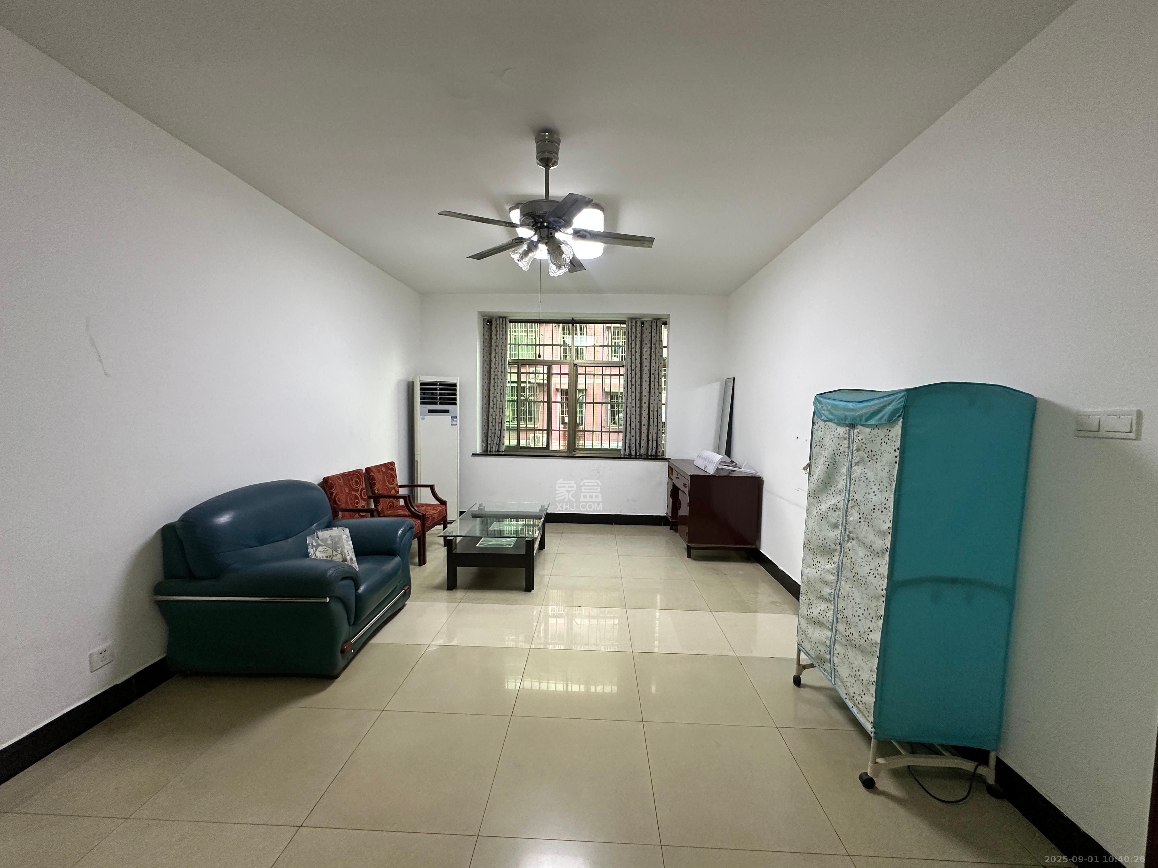 圭塘小区(圭塘一、二小区) 3室2厅2卫 2000.0元/月 圭塘小区(圭塘一、二小区) 3室2厅2卫 2000.0元/月室内图