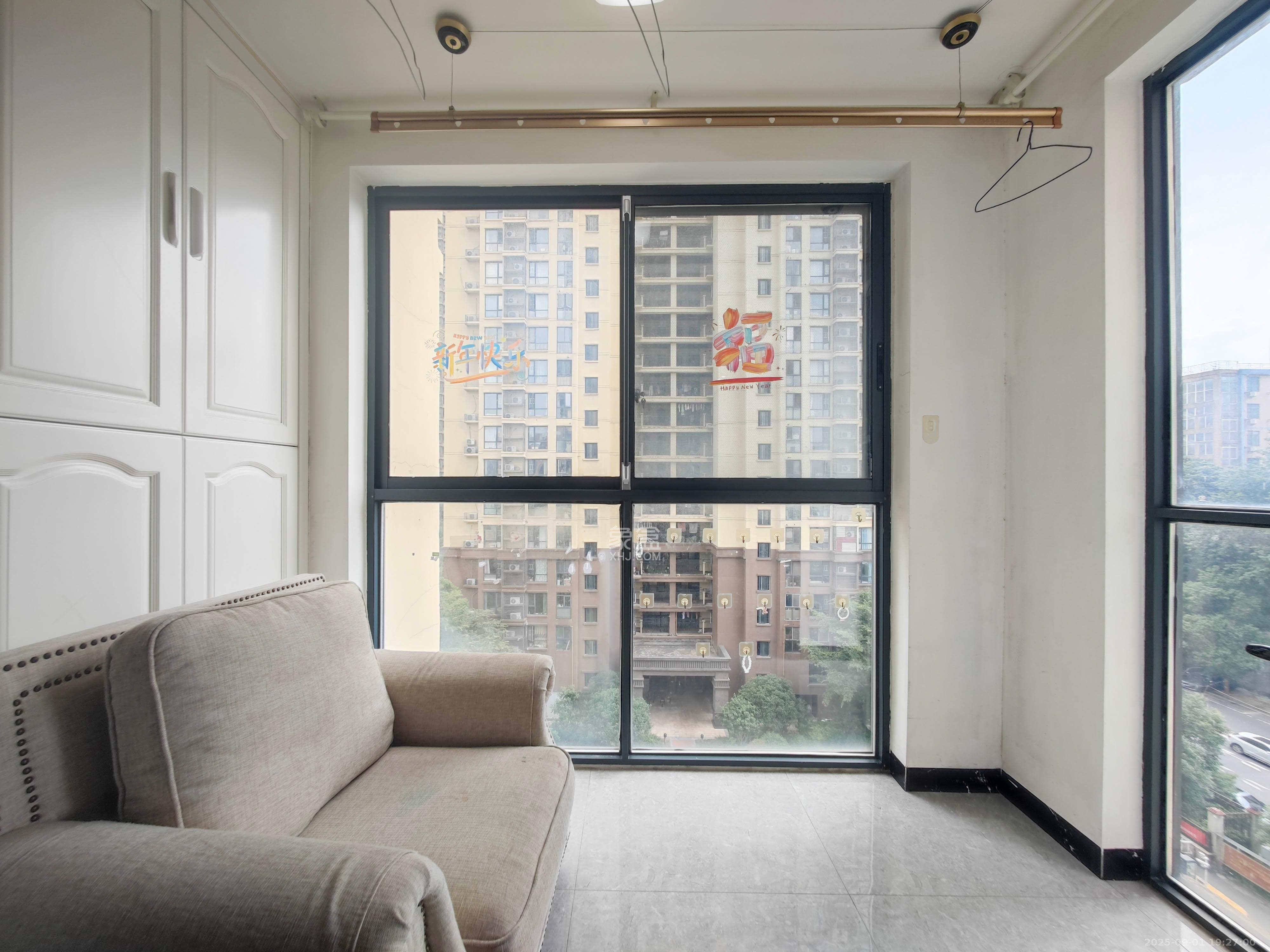 蓝光幸福满庭  3室2厅1卫    83.0万 蓝光幸福满庭  3室2厅1卫    83.0万阳台