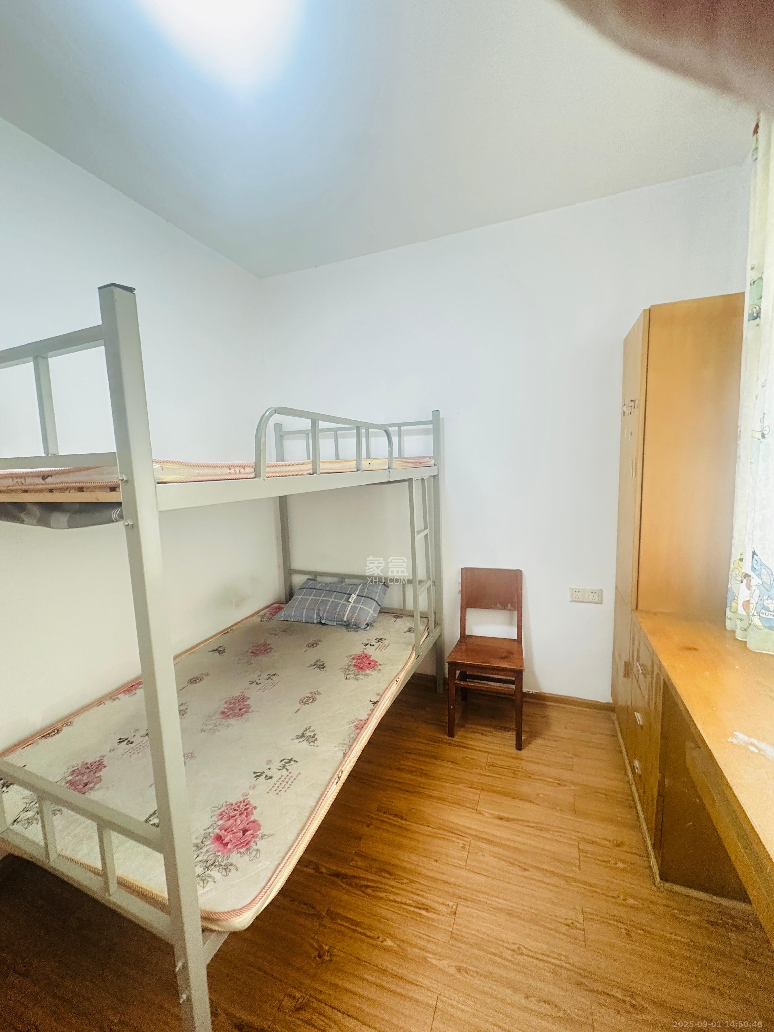 农科院宿舍丰泽小区 3室2厅2卫 1700.0元/月 农科院宿舍丰泽小区 3室2厅2卫 1700.0元/月室内图