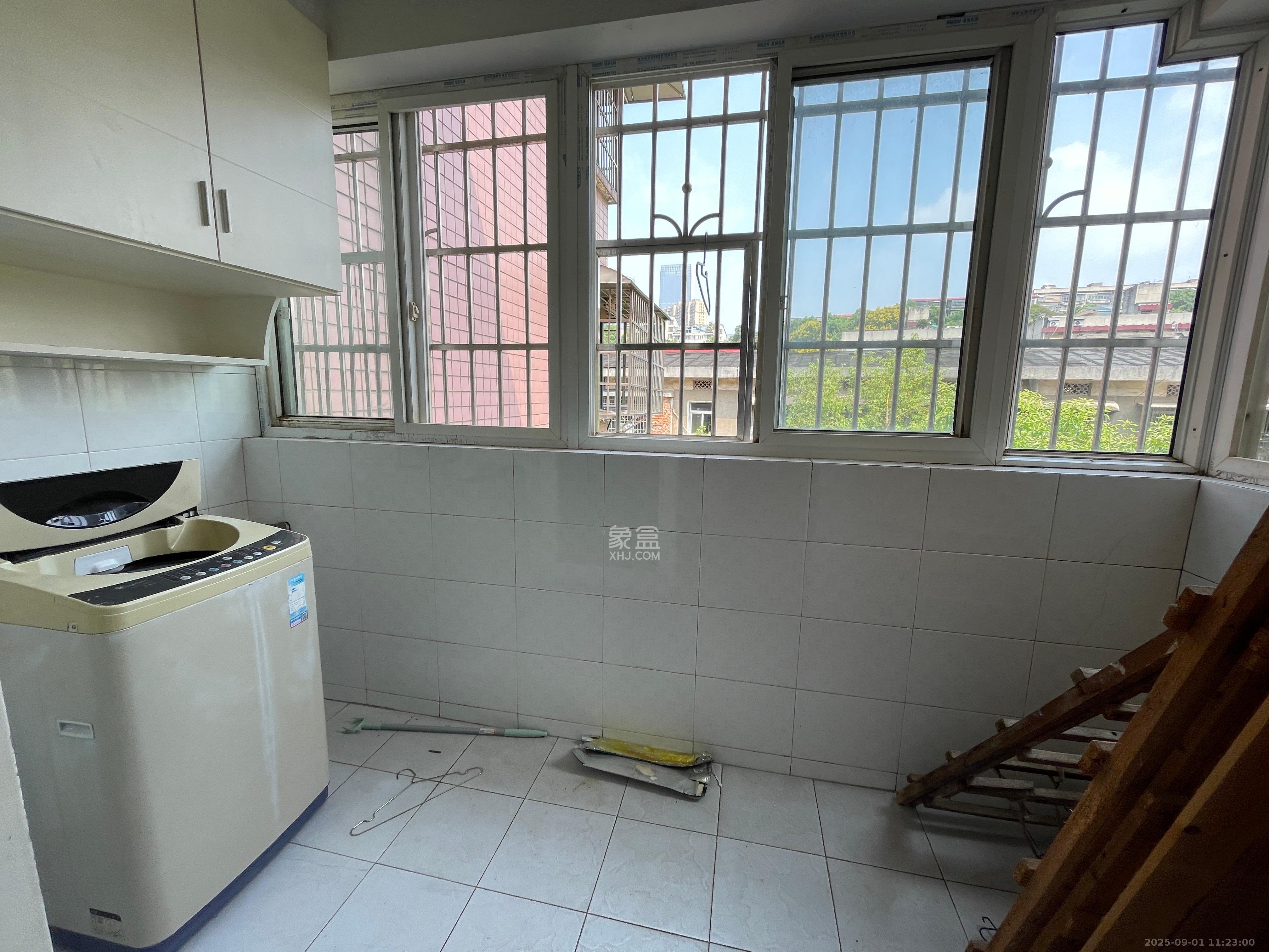 森宇佳园 3室2厅2卫 2200.0元/月 森宇佳园 3室2厅2卫 2200.0元/月室内图