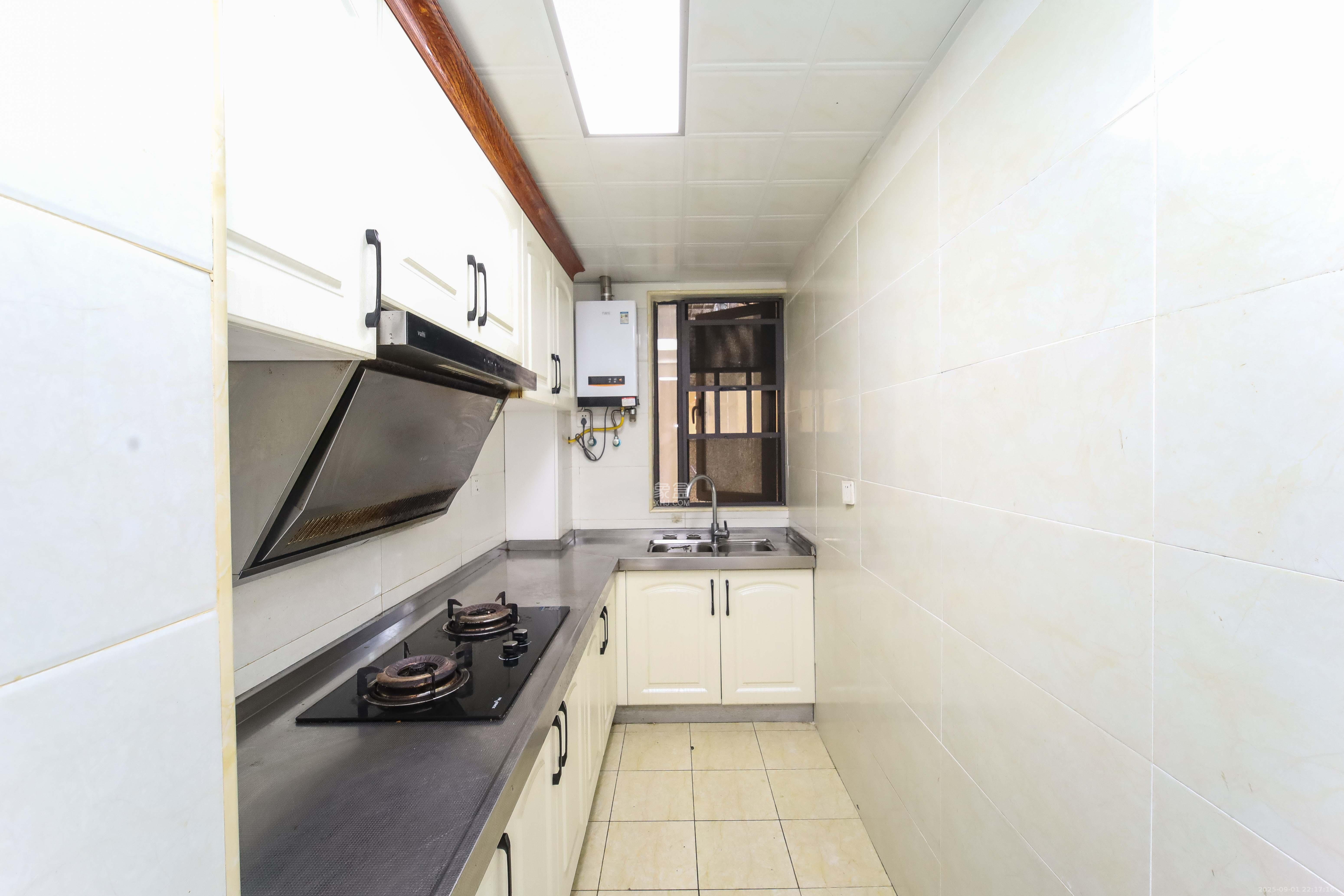 中欣楚天熙苑 2室2厅1卫 68.0万 中欣楚天熙苑 2室2厅1卫 68.0万厨房