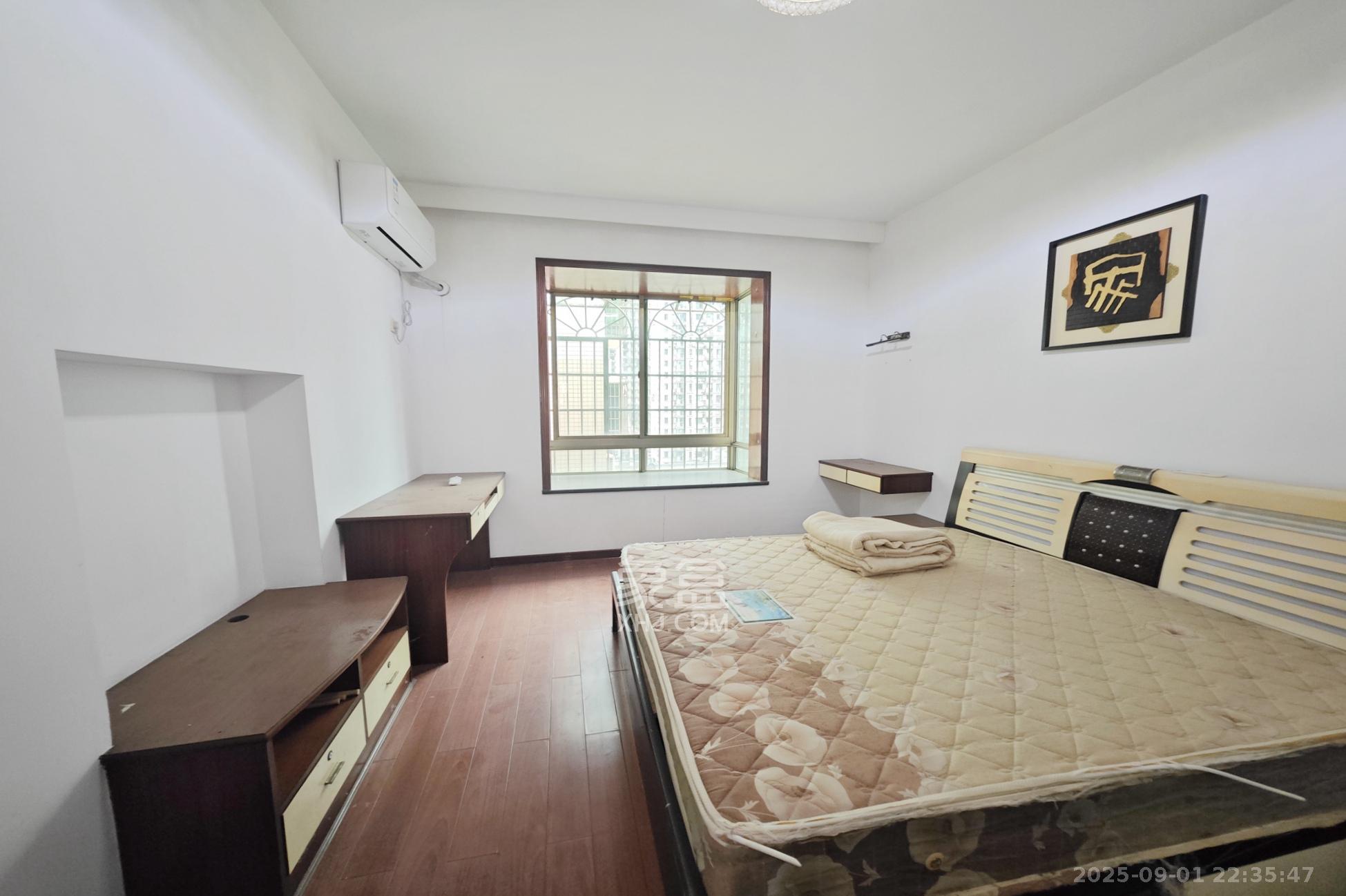 宏轩花苑  3室2厅1卫    105.8万卧室