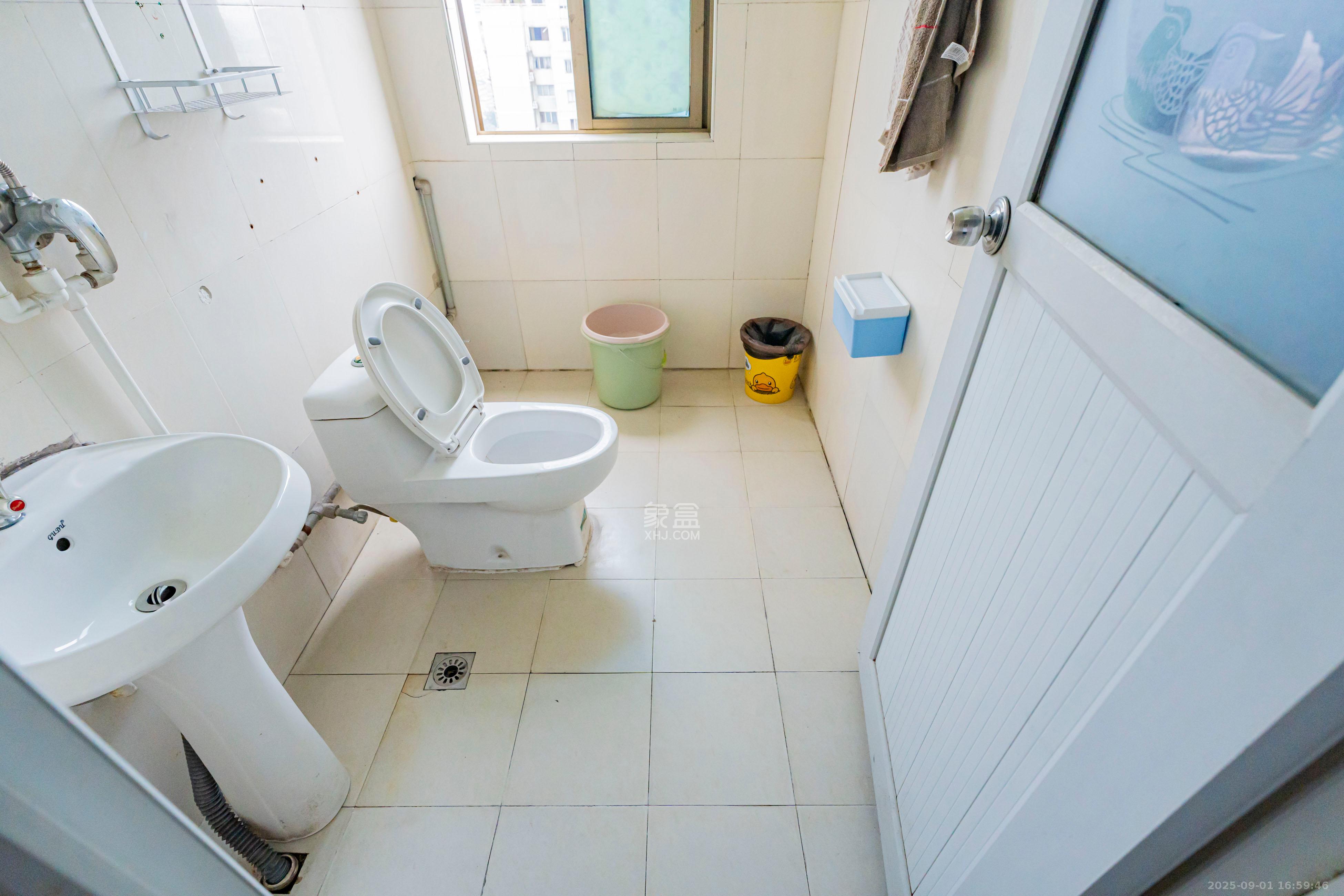 华府壹航线  3室2厅2卫    70.0万 华府壹航线  3室2厅2卫    70.0万卫生间