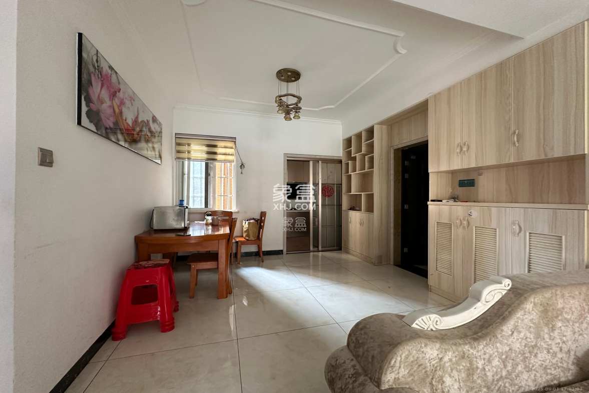 楚天世纪城西苑  2室2厅1卫    1800.0元/月 楚天世纪城西苑  2室2厅1卫    1800.0元/月室内图