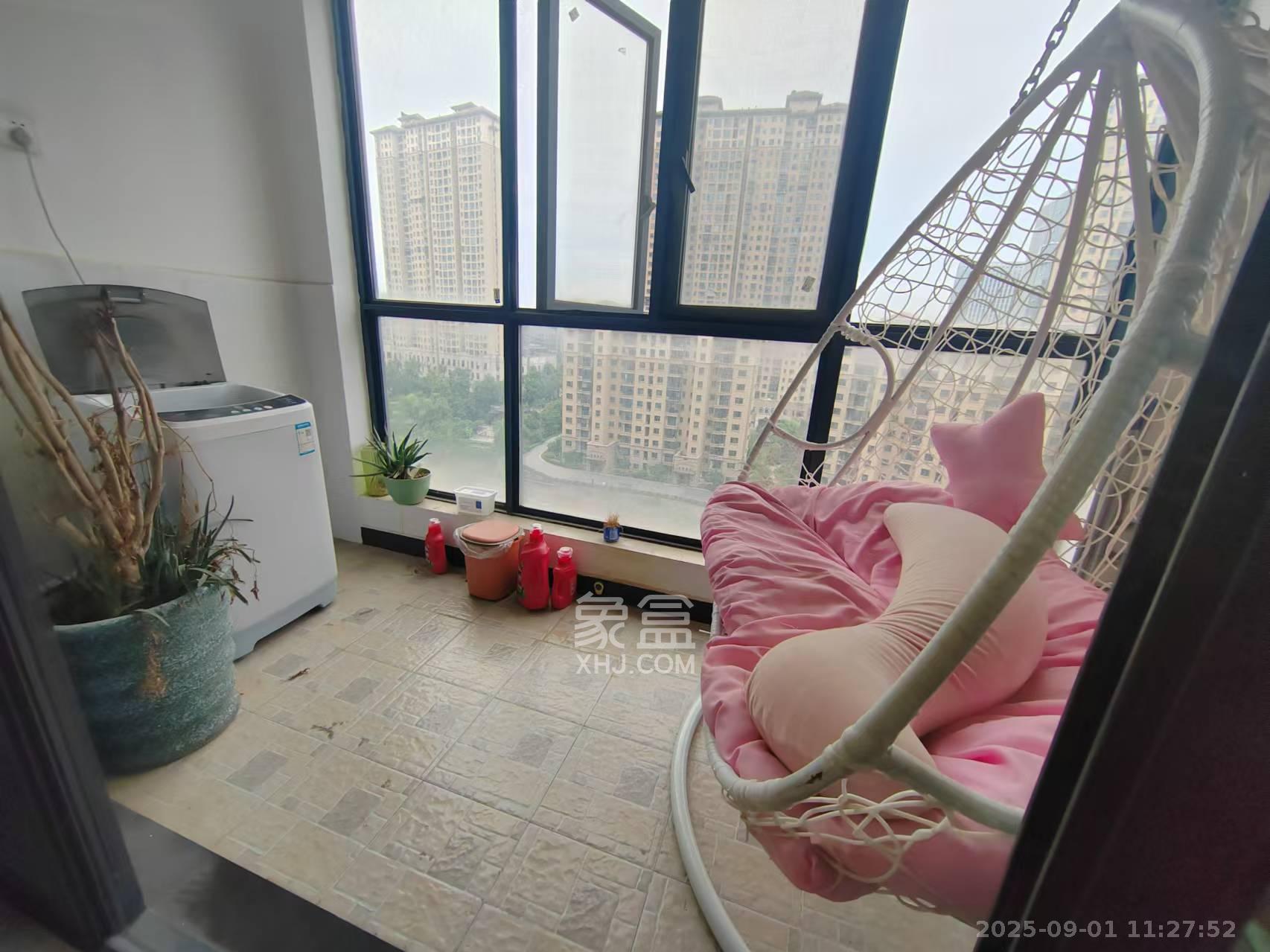 荣盛岳麓峰景  3室2厅2卫    1800.0元/月 荣盛岳麓峰景  3室2厅2卫    1800.0元/月室内图