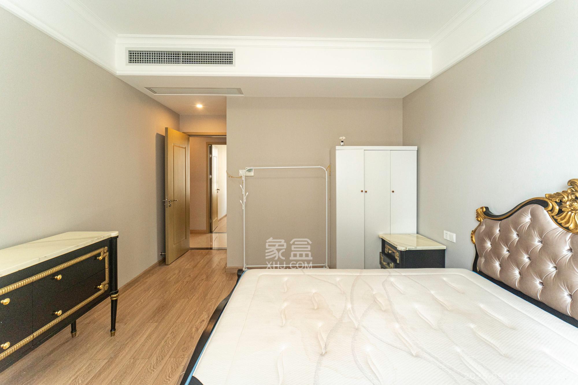 运达锦绣广场 4室2厅2卫 166.0万 运达锦绣广场 4室2厅2卫 166.0万卧室