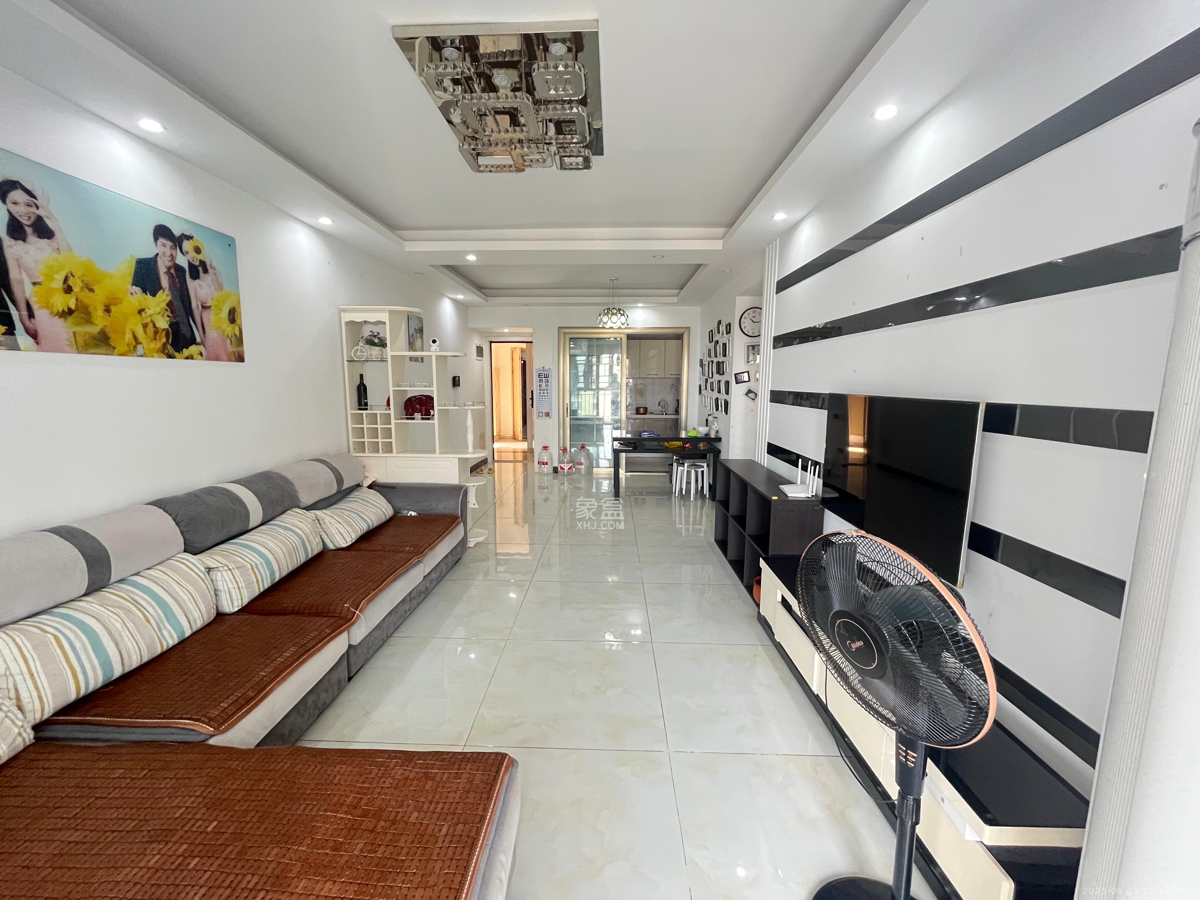 华润橡树湾 3室2厅1卫 2100.0元/月 华润橡树湾 3室2厅1卫 2100.0元/月室内图