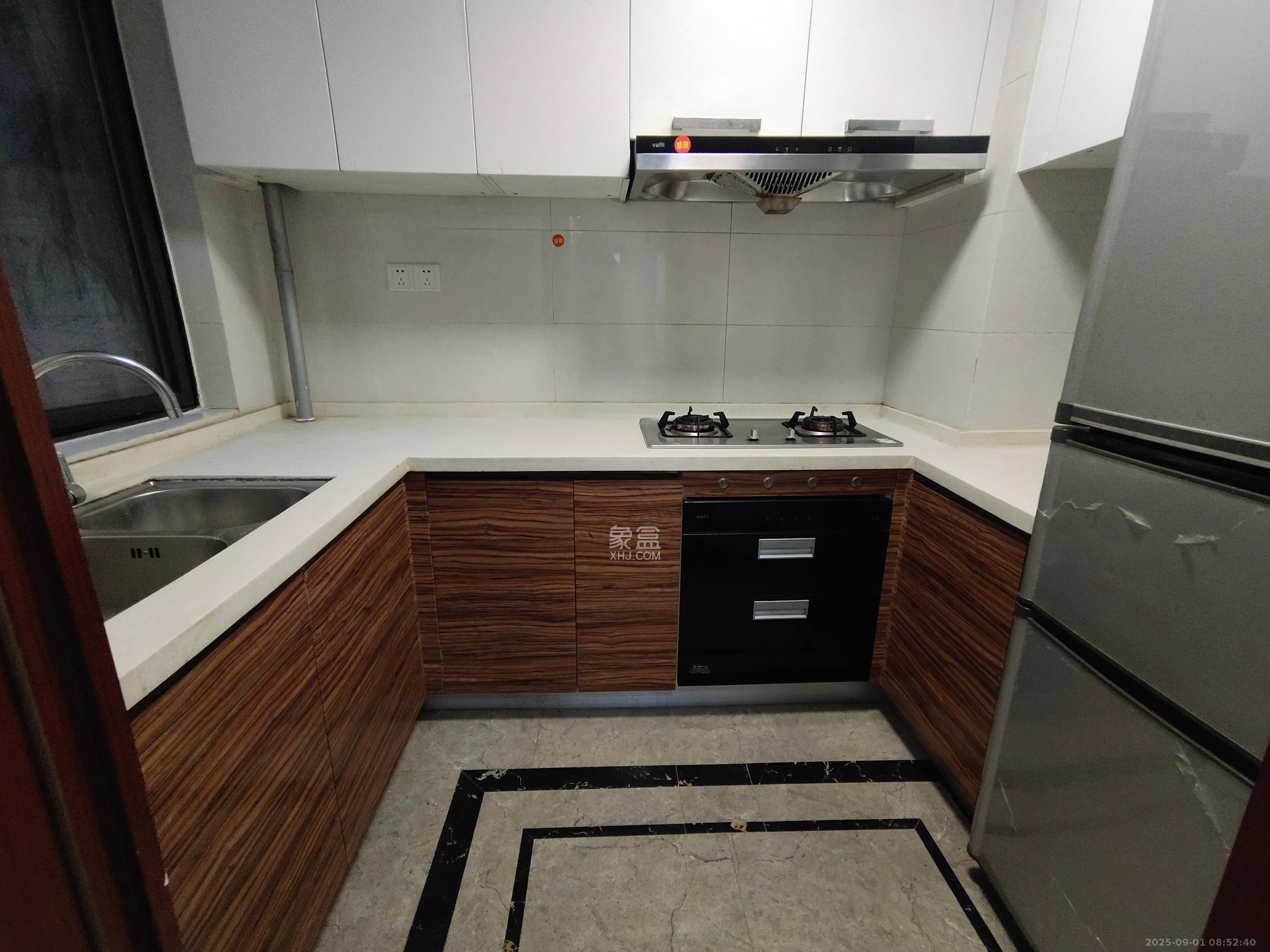 中海国际五期  3室2厅2卫    2300.0元/月 中海国际五期  3室2厅2卫    2300.0元/月室内图