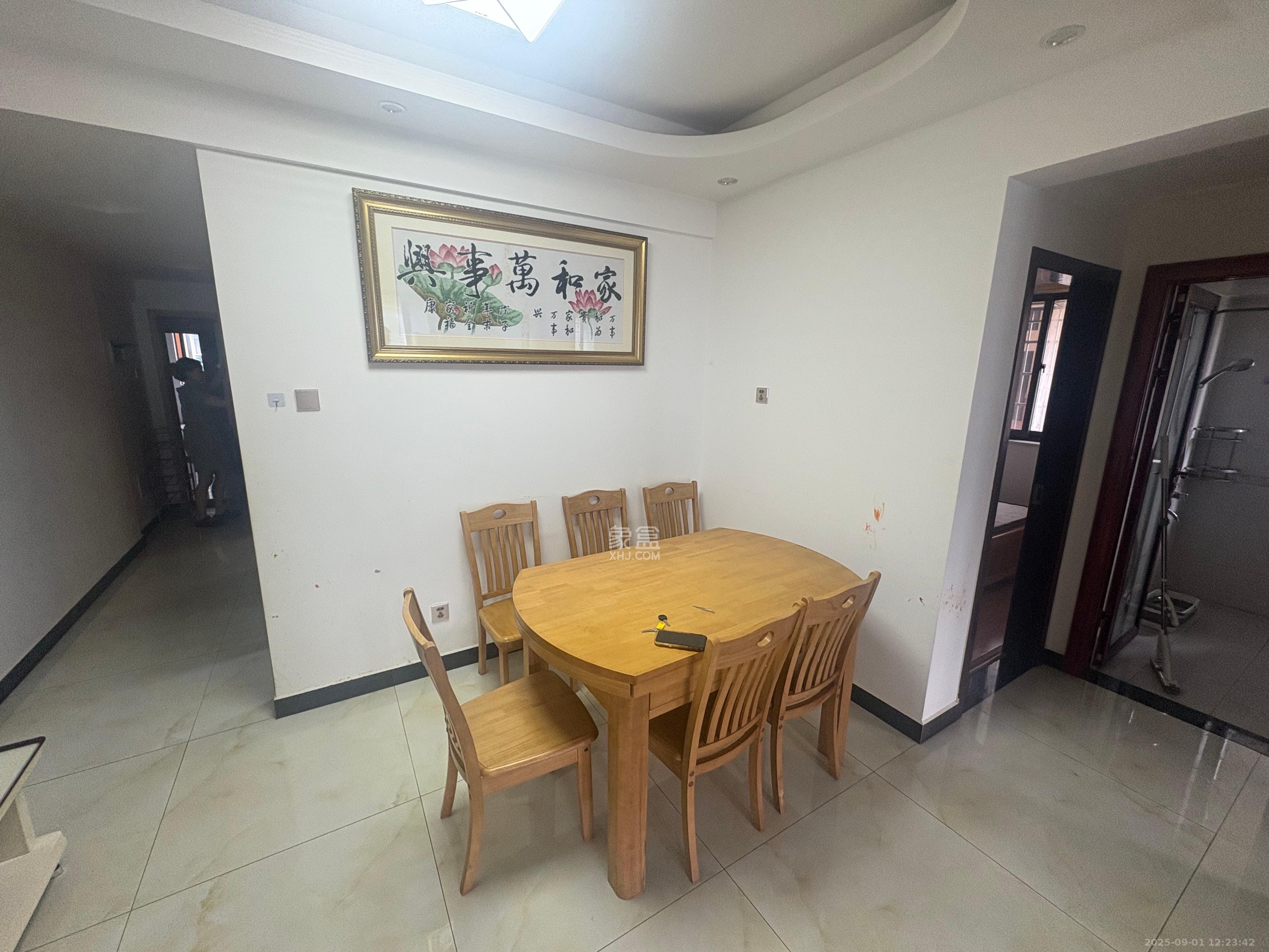 盛地春天里 3室2厅1卫 1400.0元/月 盛地春天里 3室2厅1卫 1400.0元/月室内图