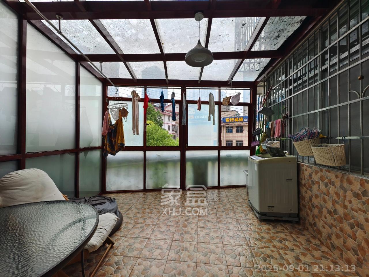 香海西岸  3室2厅1卫    3000.0元/月 香海西岸  3室2厅1卫    3000.0元/月室内图