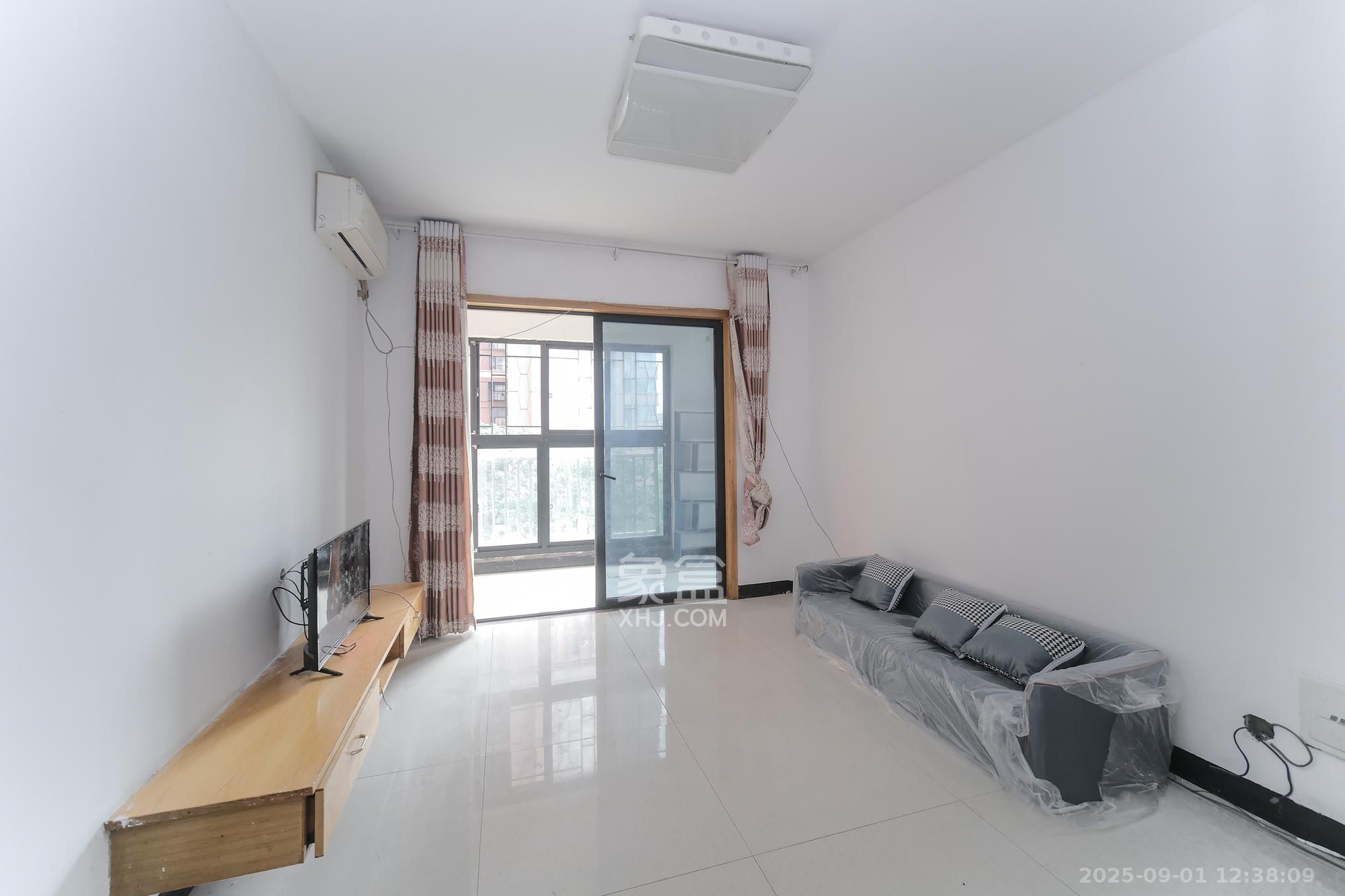 三一街区  3室2厅1卫   49.00万