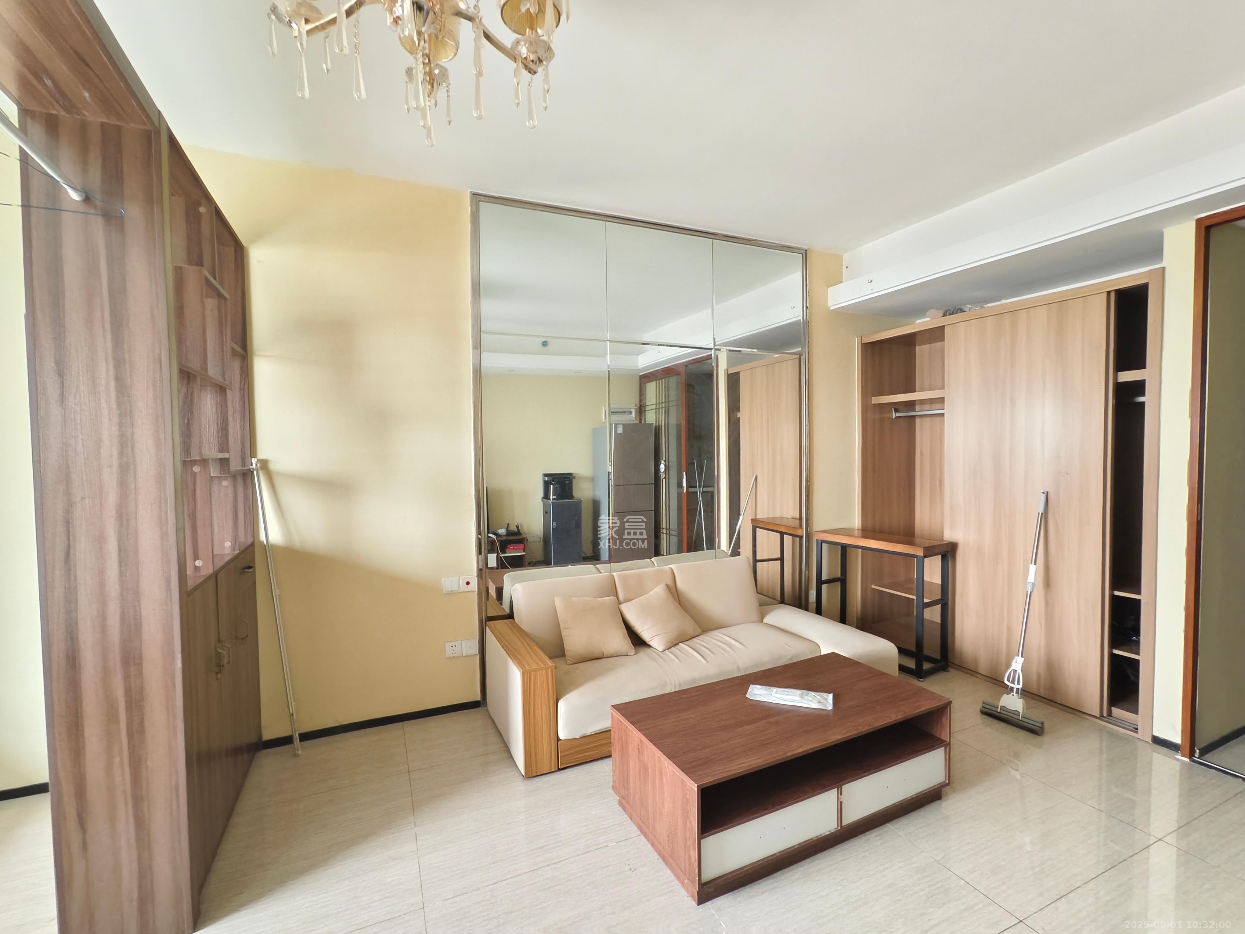 恒大翡翠华庭 1室1厅1卫 1500.0元/月 恒大翡翠华庭 1室1厅1卫 1500.0元/月室内图