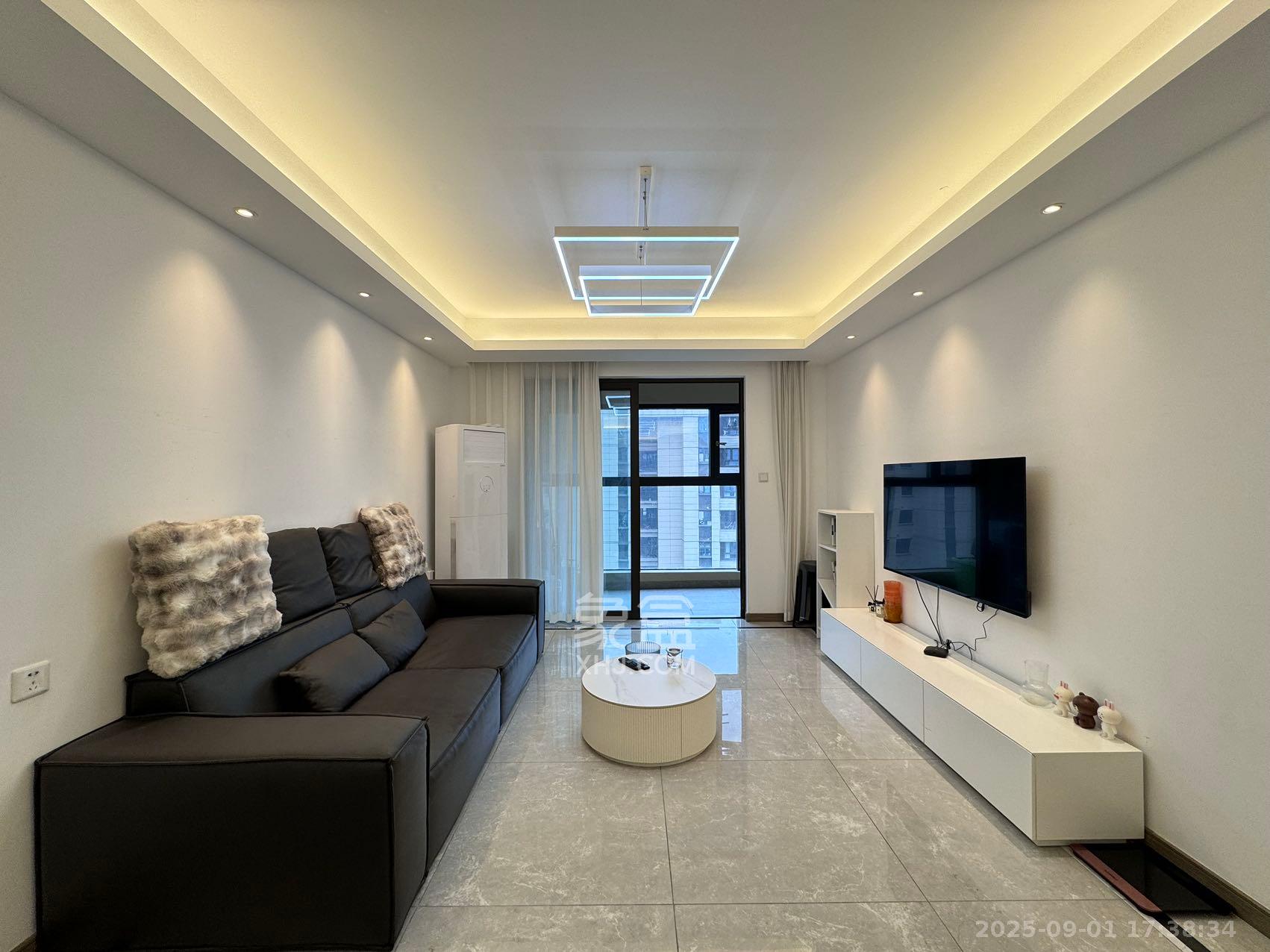 龙湖铂金中心(龙湖春江郦城)  3室2厅2卫    4700.0元/月 龙湖铂金中心(龙湖春江郦城)  3室2厅2卫    4700.0元/月室内图