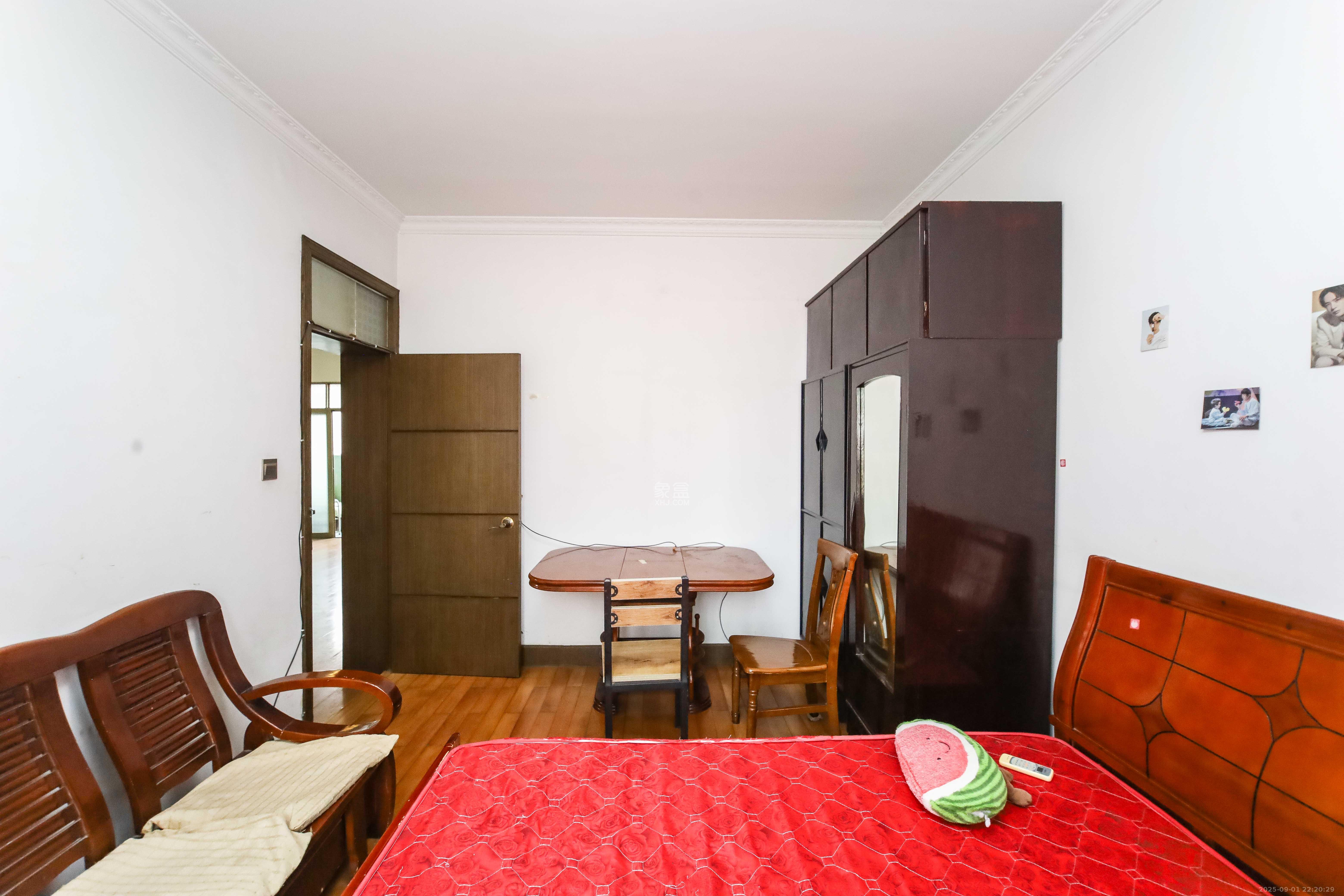 芙蓉区教育局学生校服服务部宿舍  2室2厅1卫    48.0万 芙蓉区教育局学生校服服务部宿舍  2室2厅1卫    48.0万卧室