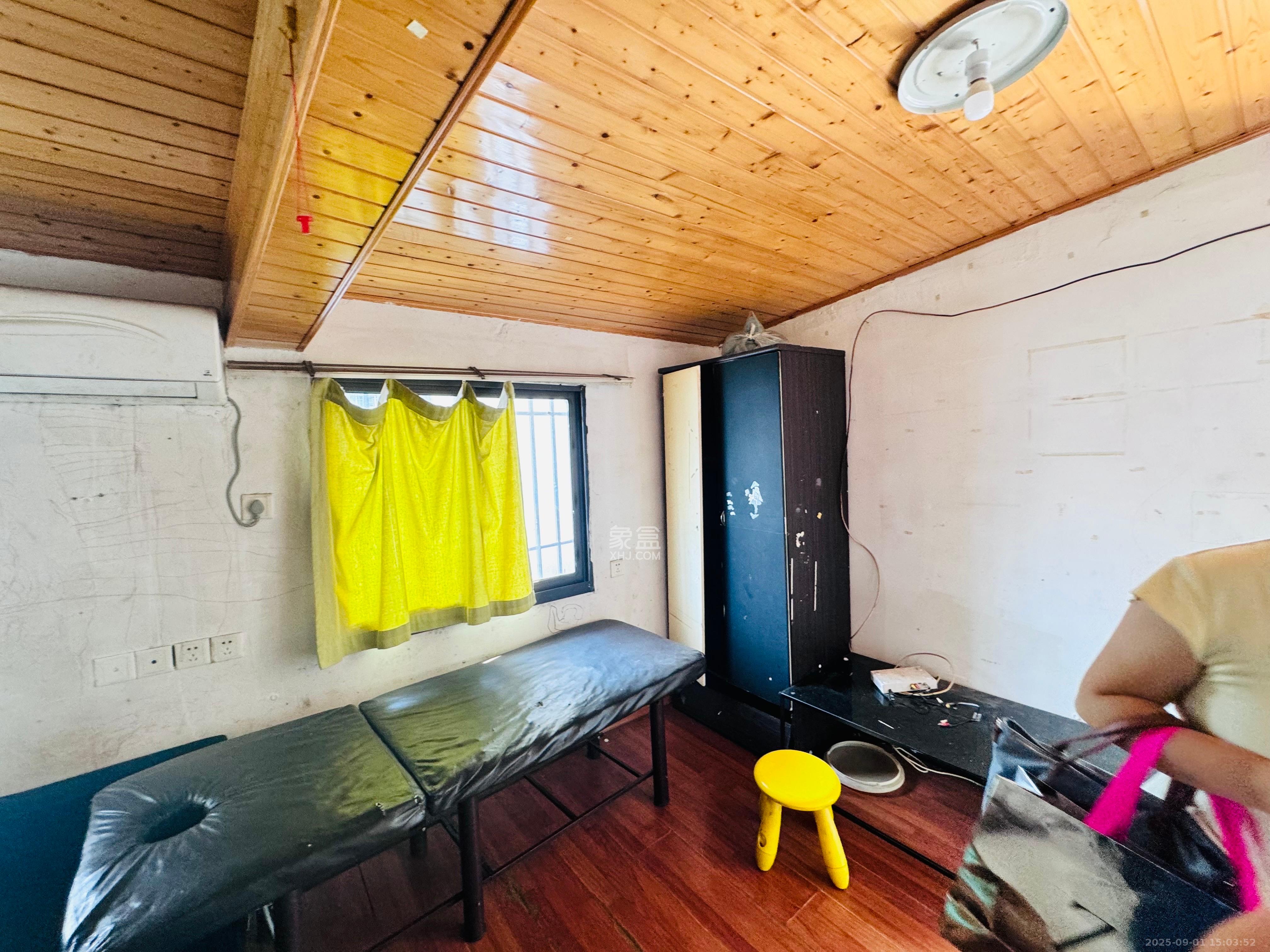 西文庙坪散盘 1室0厅0卫 4500.0元/月 西文庙坪散盘 1室0厅0卫 4500.0元/月室内图