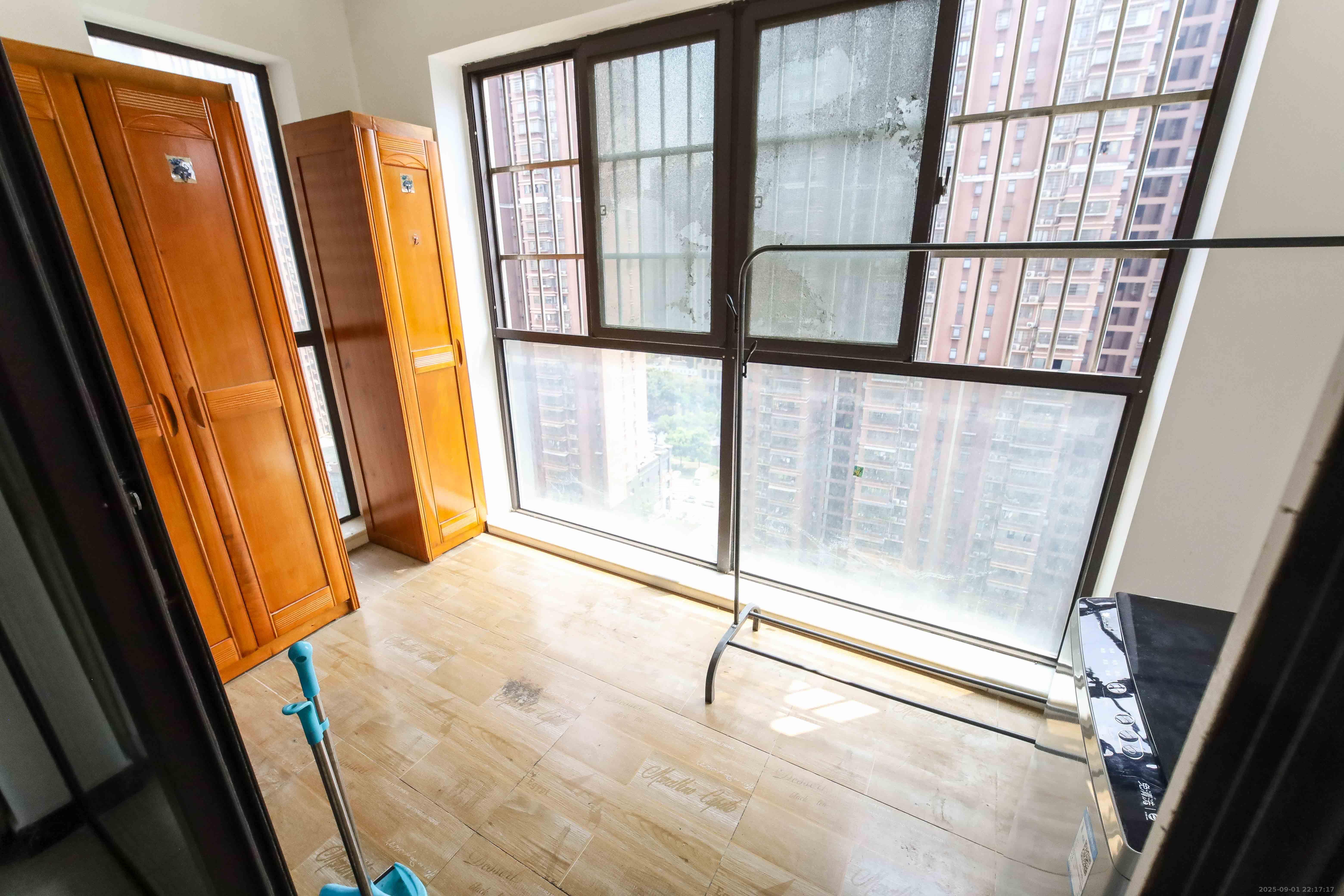 中欣楚天熙苑 2室2厅1卫 68.0万 中欣楚天熙苑 2室2厅1卫 68.0万阳台