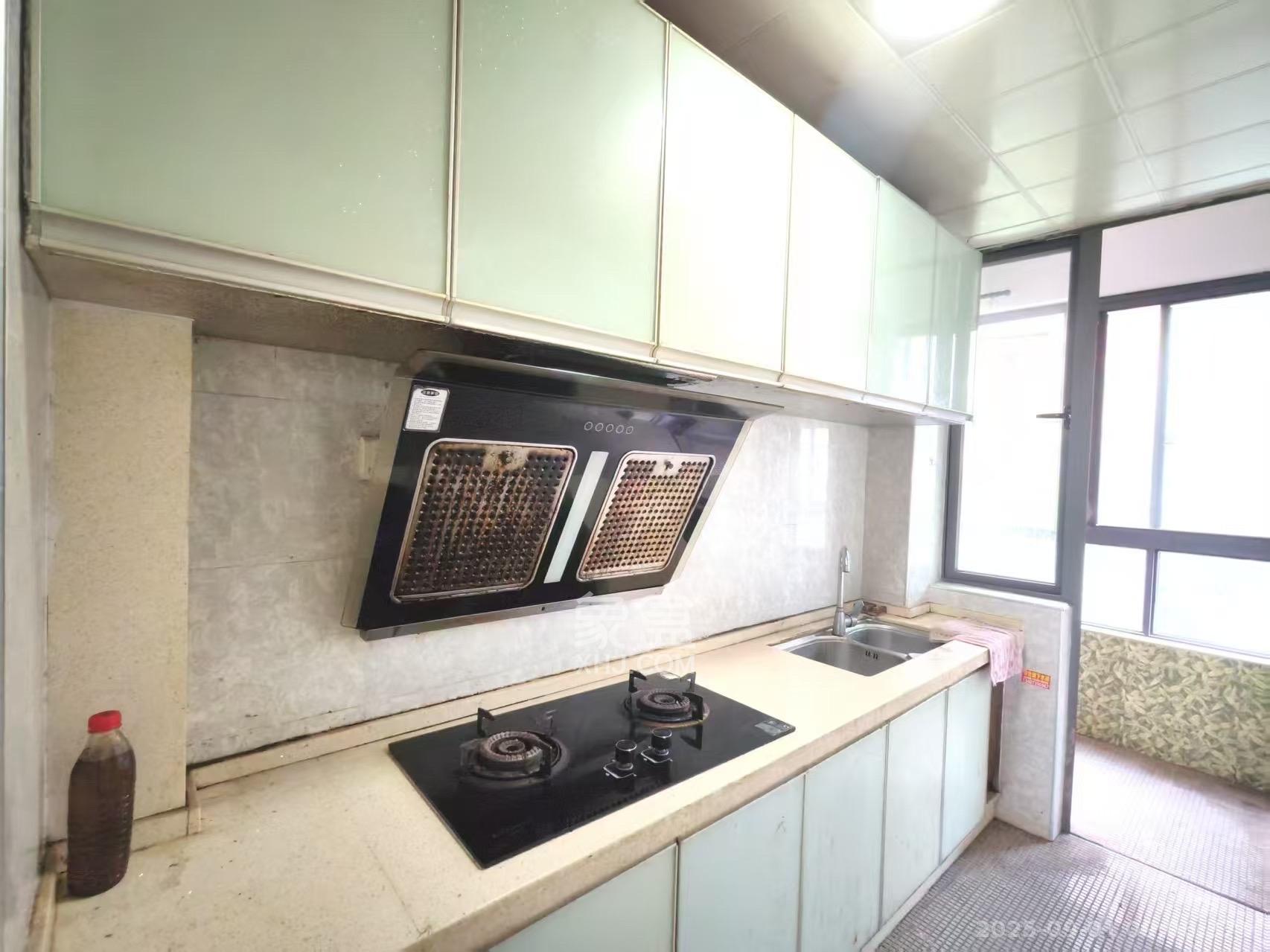 鑫远湘府华城  3室2厅1卫    1800.0元/月室内图