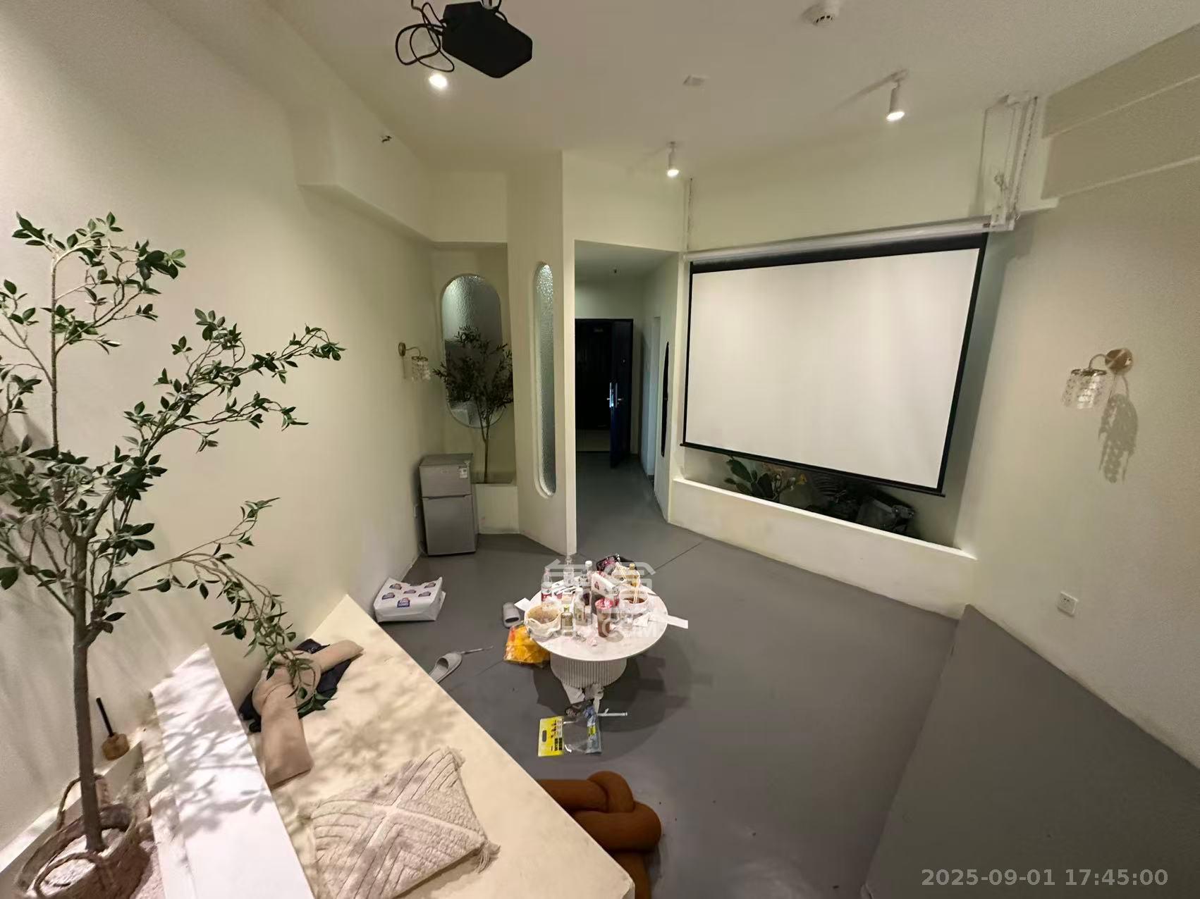 YO领域(领御大厦) 1室1厅1卫 1800.0元/月 YO领域(领御大厦) 1室1厅1卫 1800.0元/月室内图