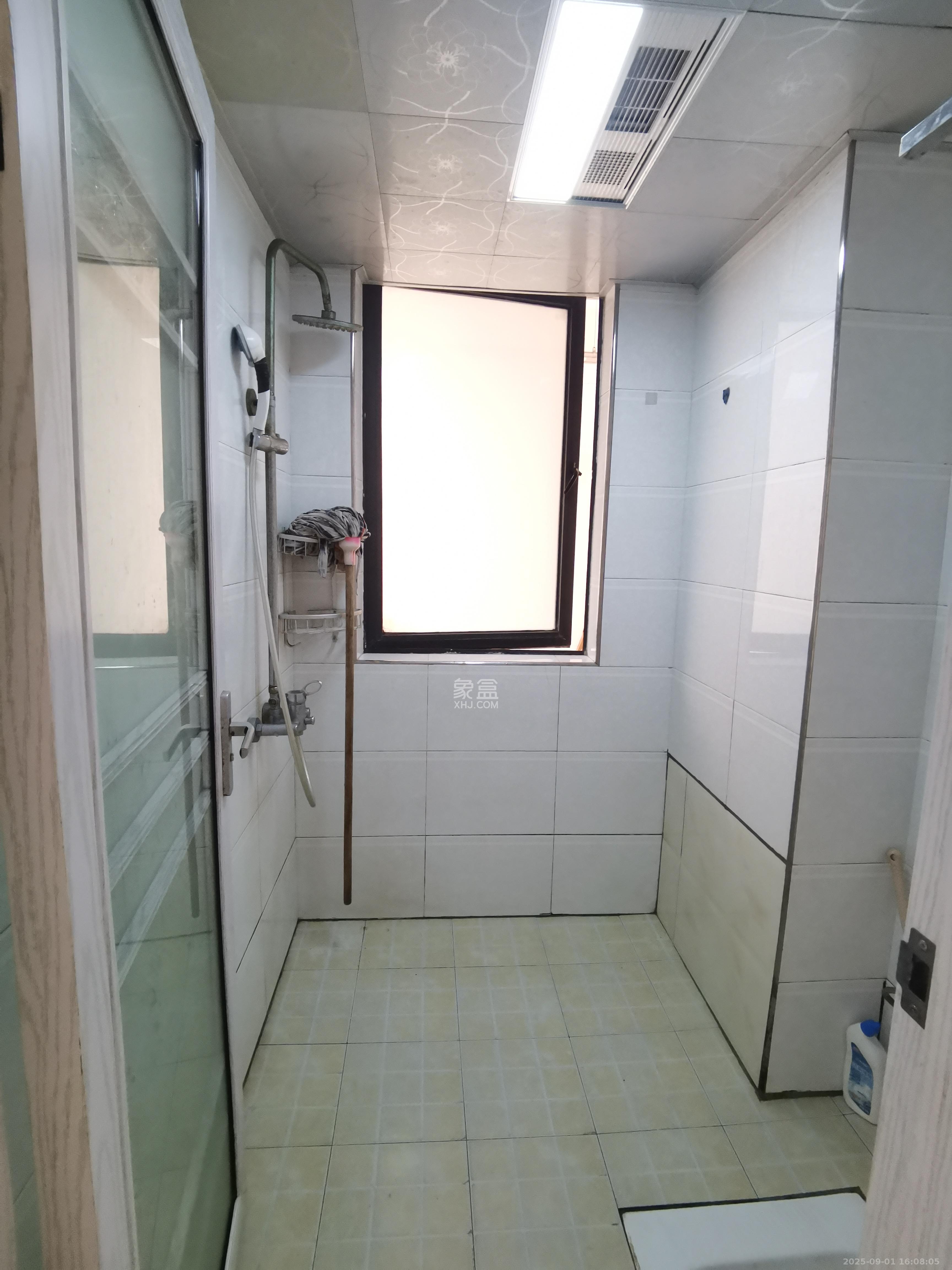 三一街区  3室2厅1卫    1800.0元/月室内图