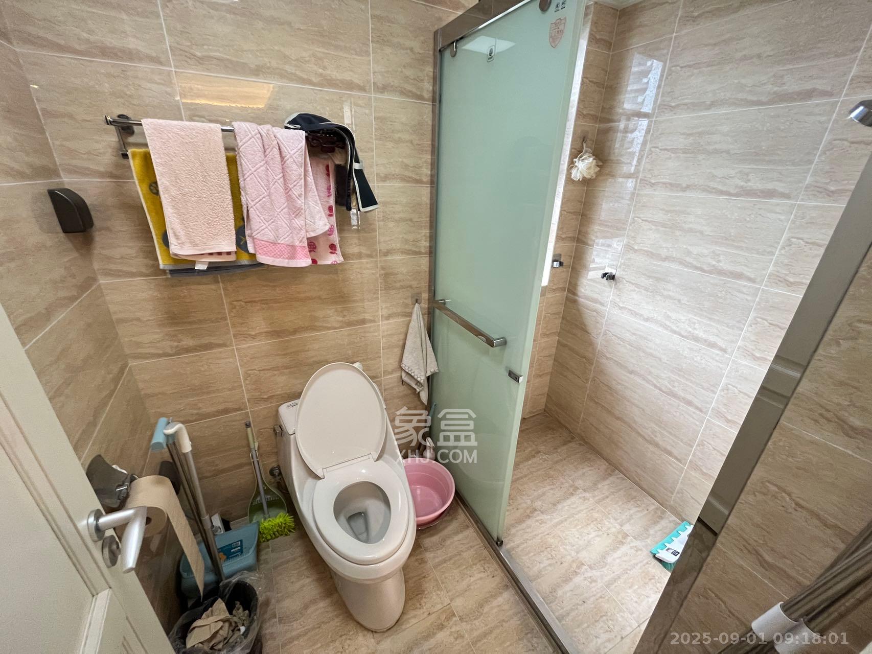 万科魅力之城锋镜里 4室2厅2卫 3600.0元/月 万科魅力之城锋镜里 4室2厅2卫 3600.0元/月室内图