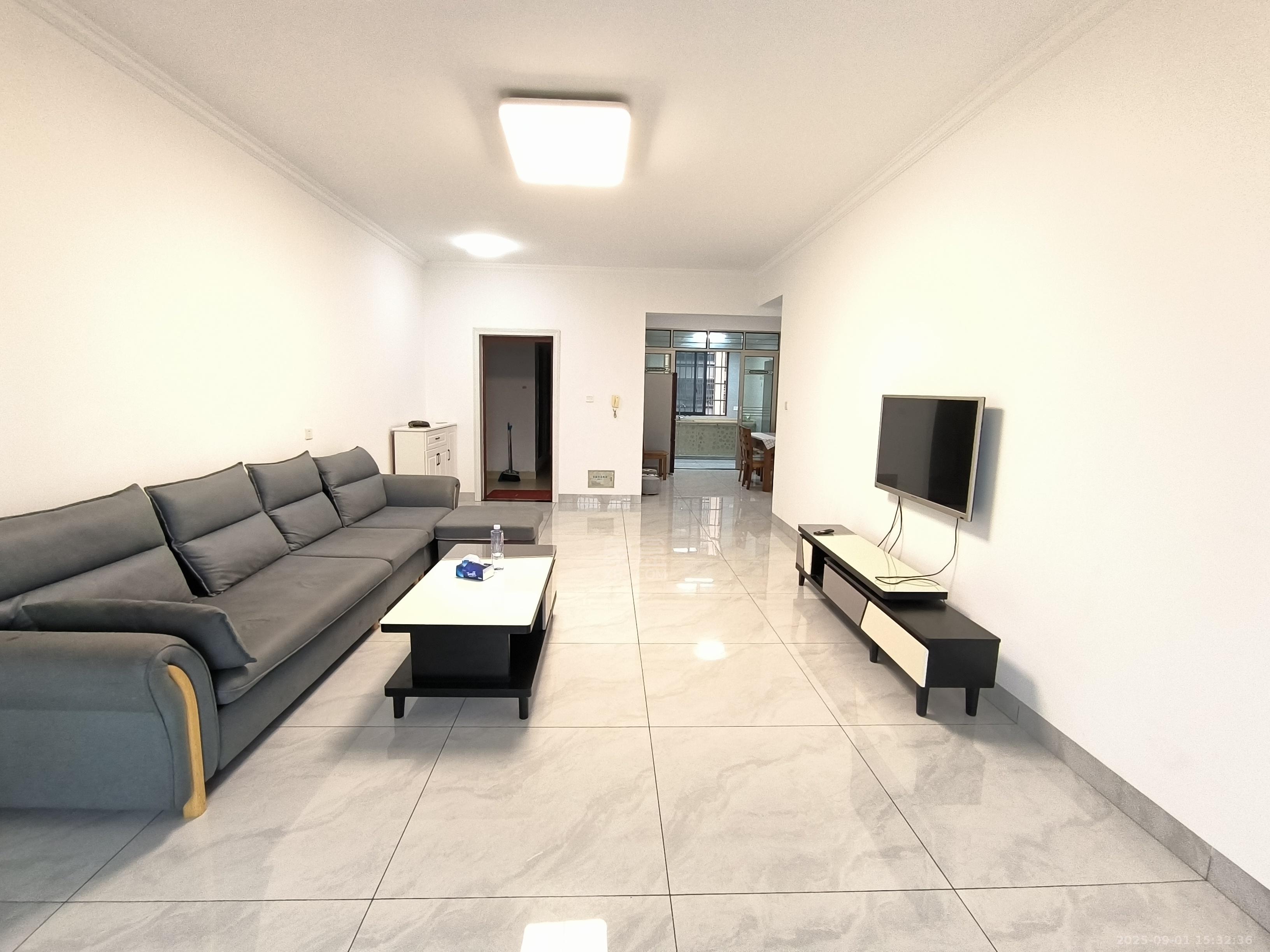 凿石凤凰苑  3室2厅1卫    1600.0元/月室内图