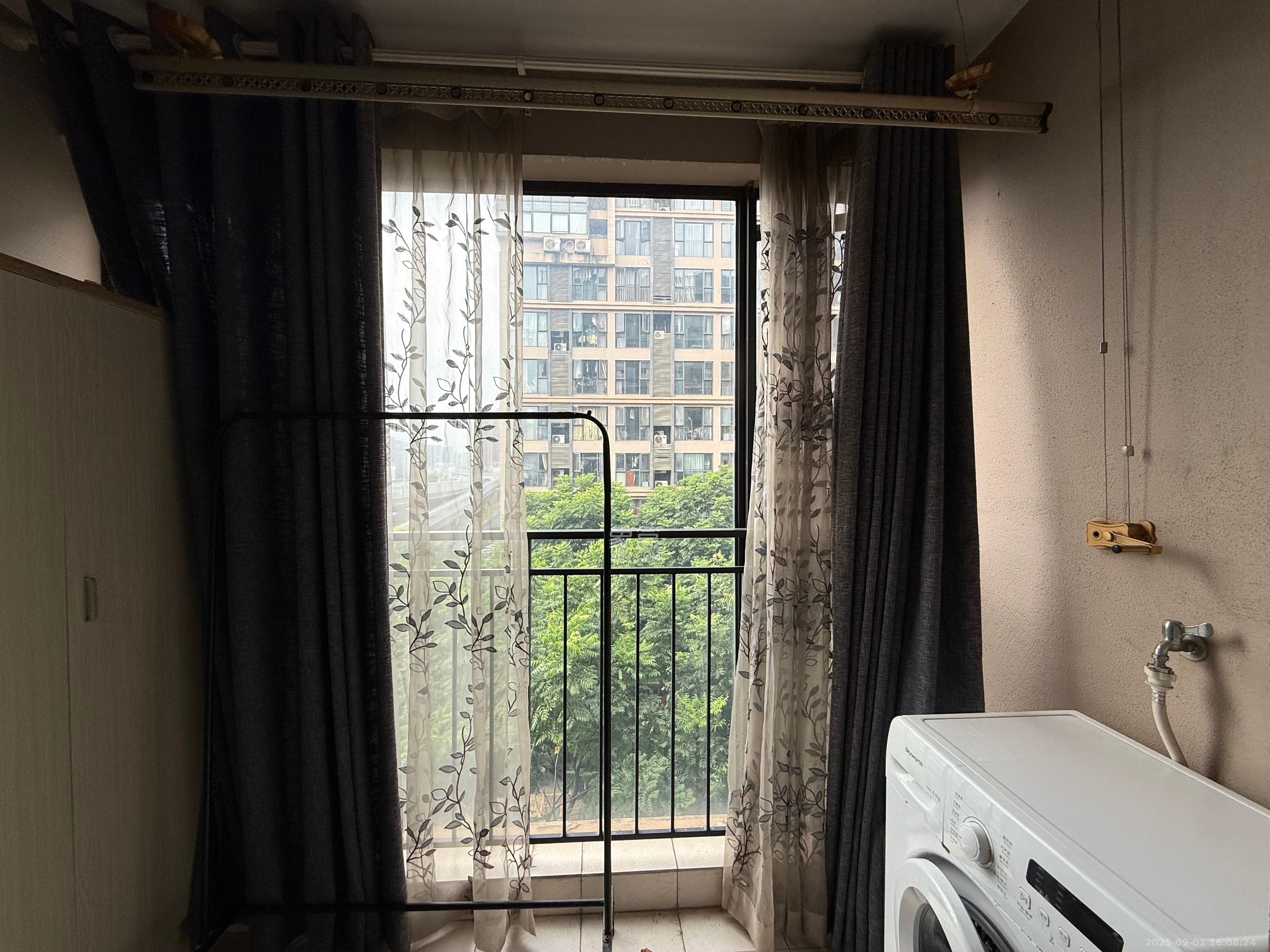 万科金域华府一期  1室1厅1卫    1400.0元/月室内图