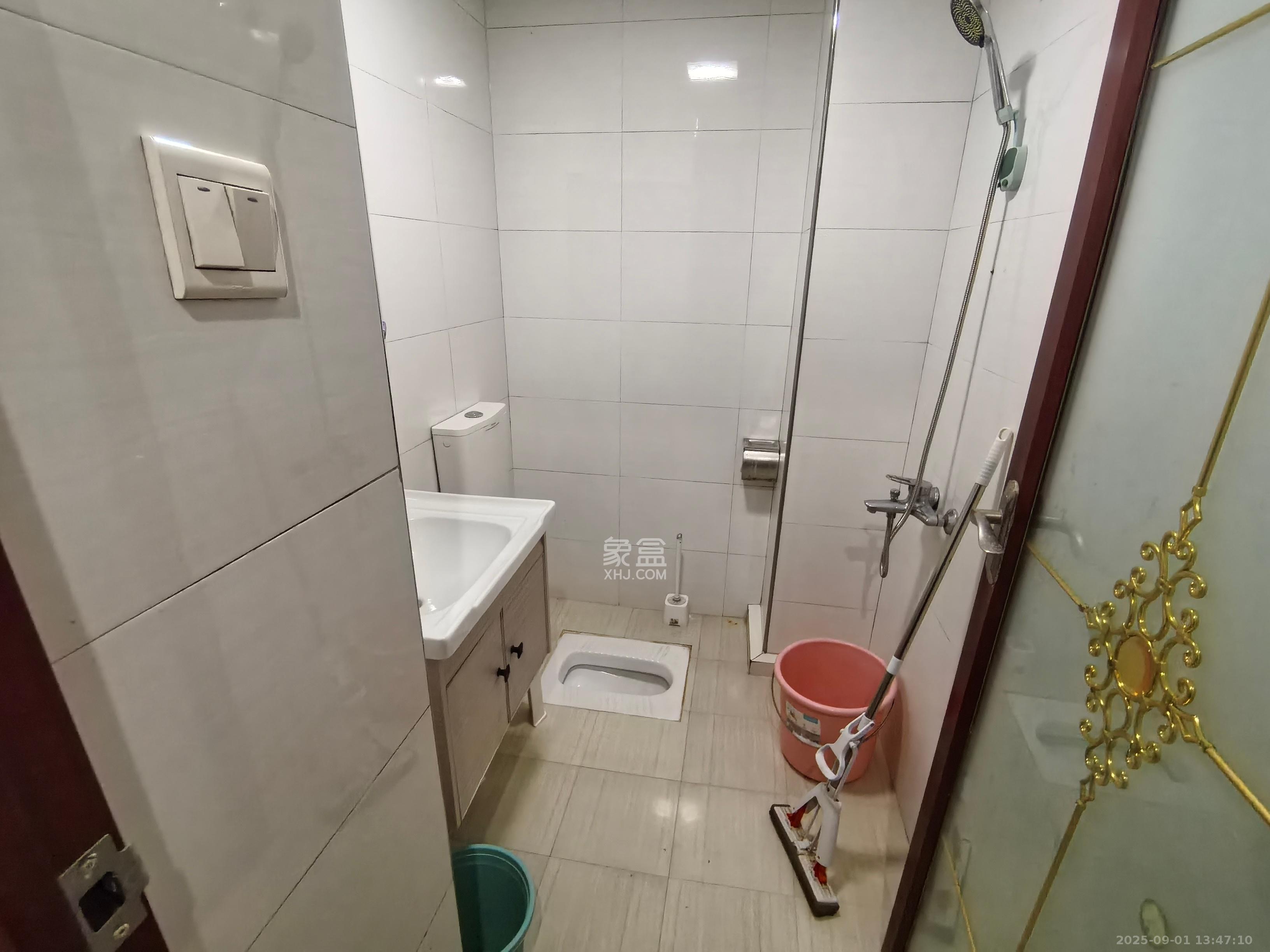 汇达国际公馆（汇达大厦）  1室1厅1卫    1300.0元/月室内图