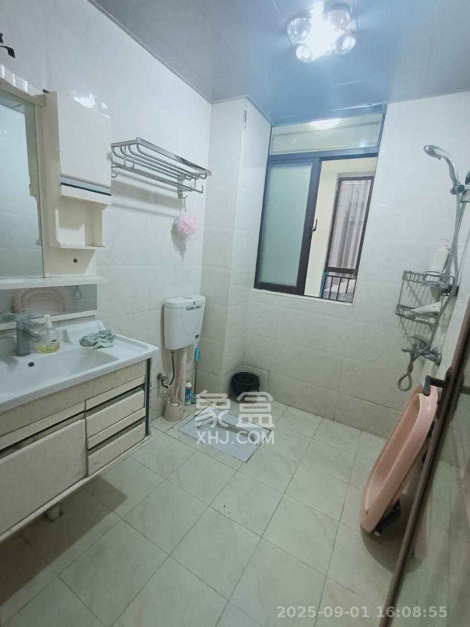 奥林匹克花园贡院三期  3室1厅1卫    1800.0元/月 奥林匹克花园贡院三期  3室1厅1卫    1800.0元/月室内图