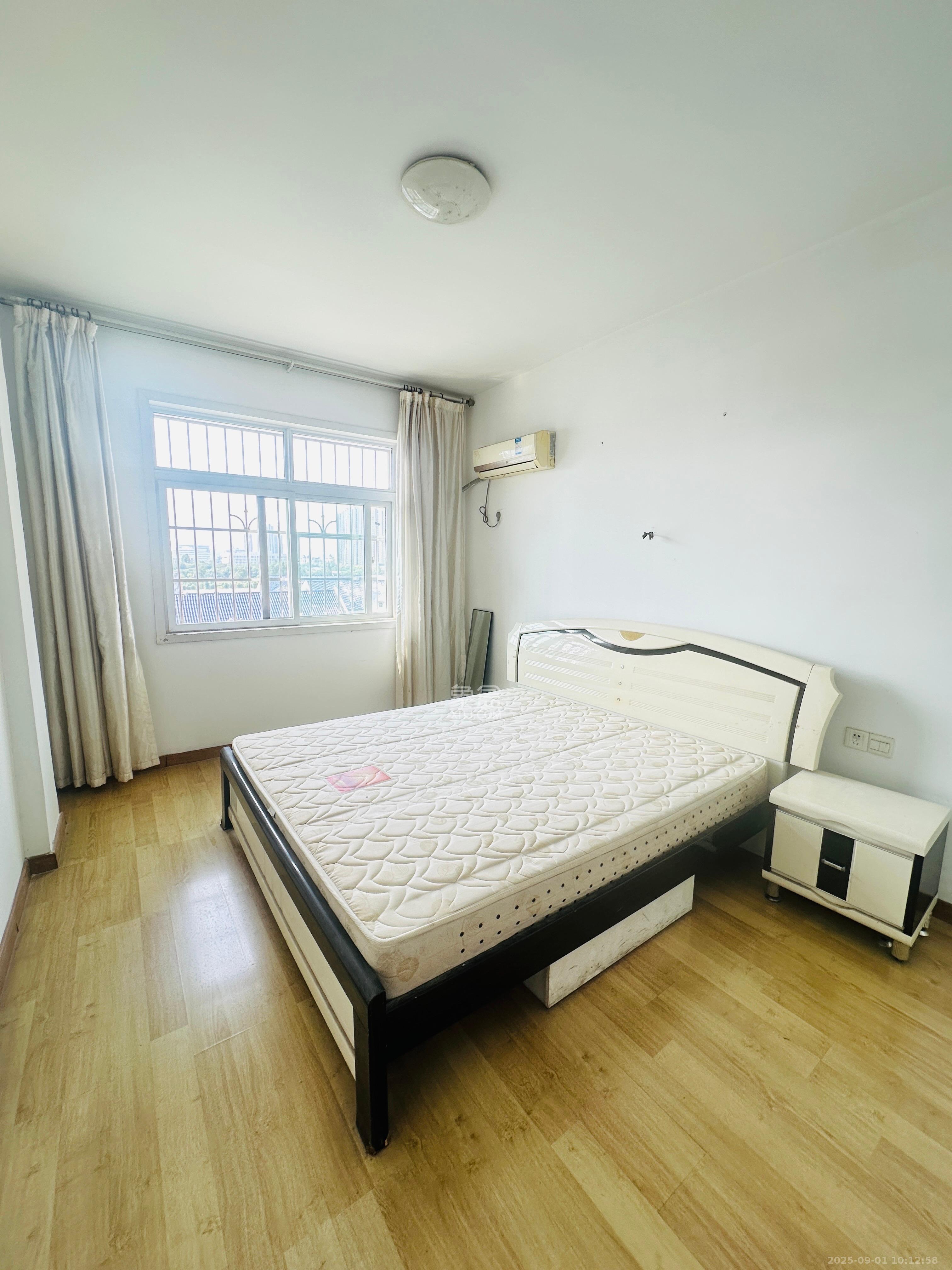 农科院宿舍丰泽小区 3室2厅1卫 1500.0元/月 农科院宿舍丰泽小区 3室2厅1卫 1500.0元/月室内图