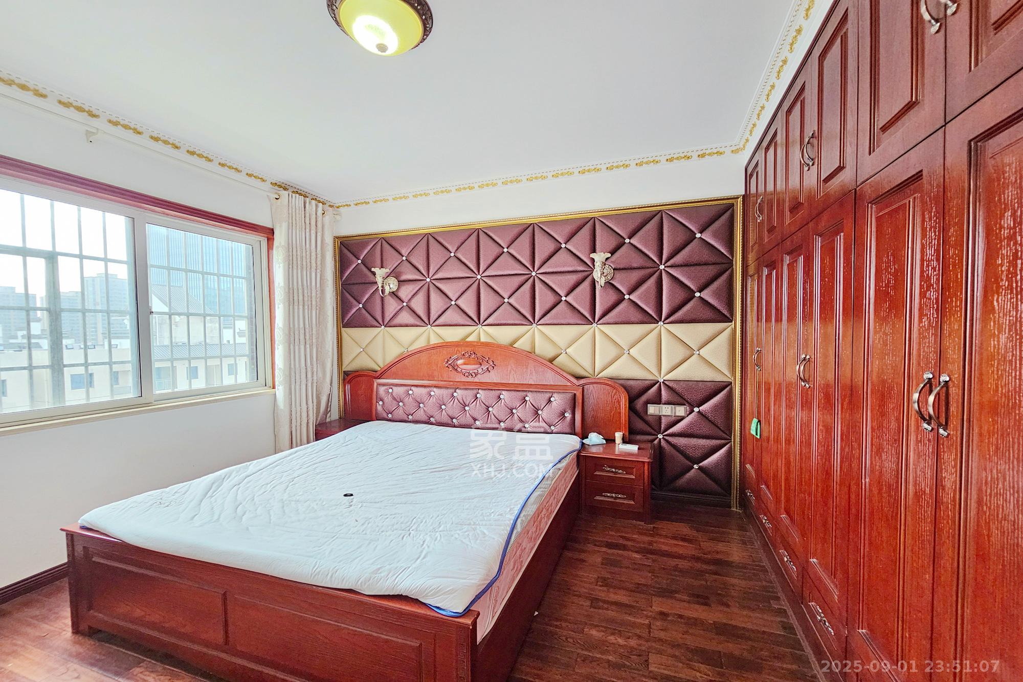 嘉宇盛世华章  3室2厅2卫    125.0万 嘉宇盛世华章  3室2厅2卫    125.0万卧室