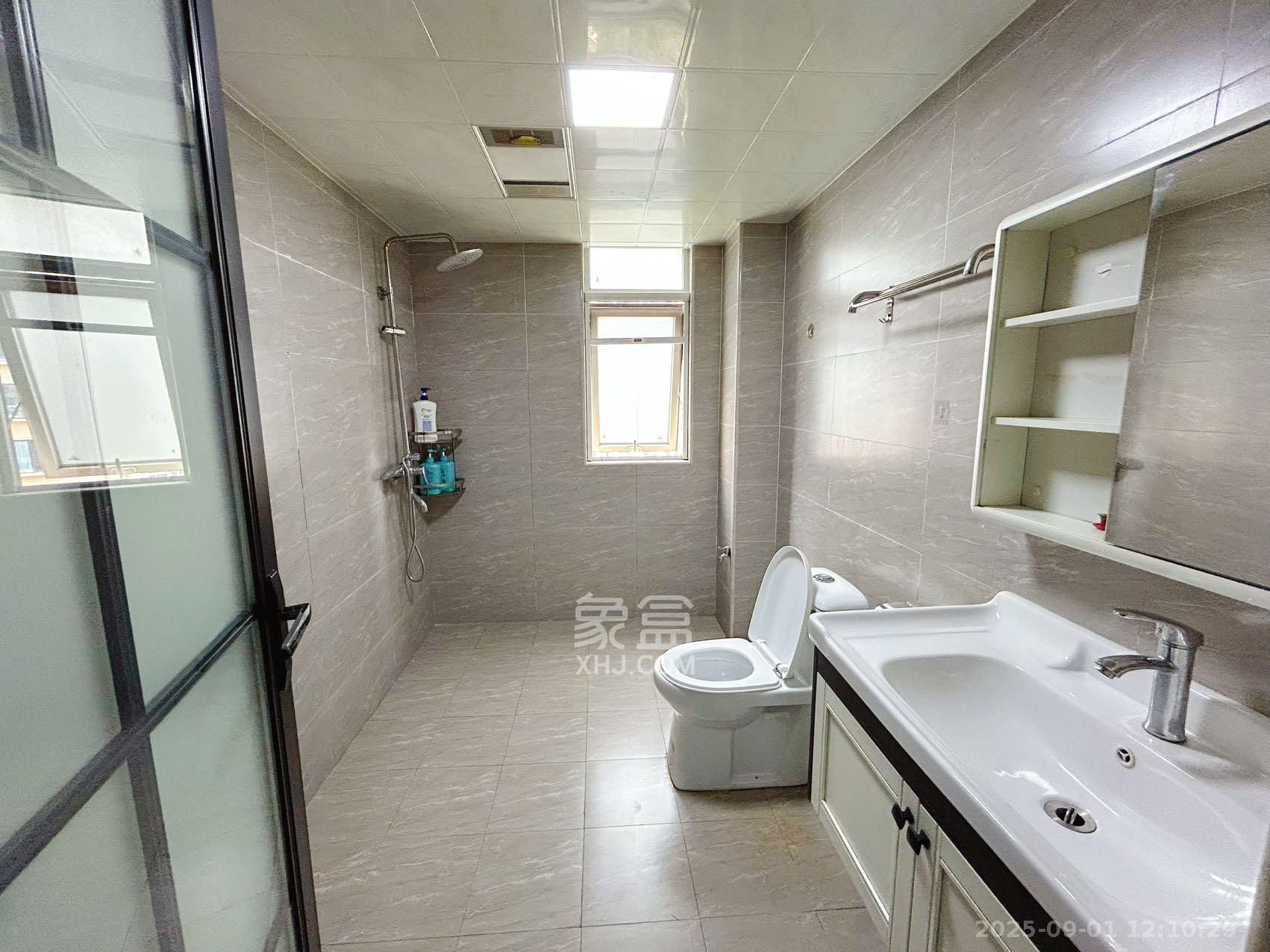 北辰三角洲C3区  4室2厅2卫    4200.0元/月 北辰三角洲C3区  4室2厅2卫    4200.0元/月室内图