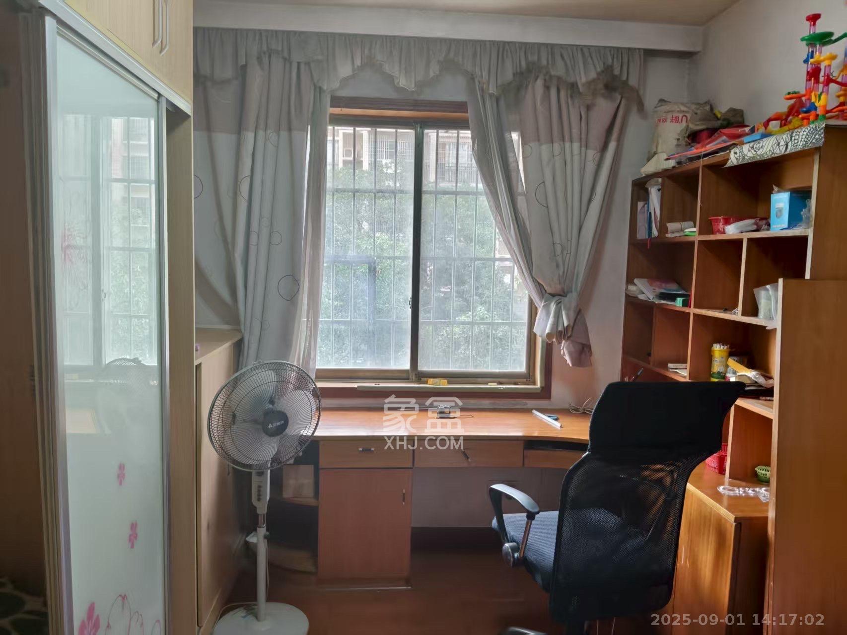 雄海花园  3室2厅2卫    2500.0元/月室内图