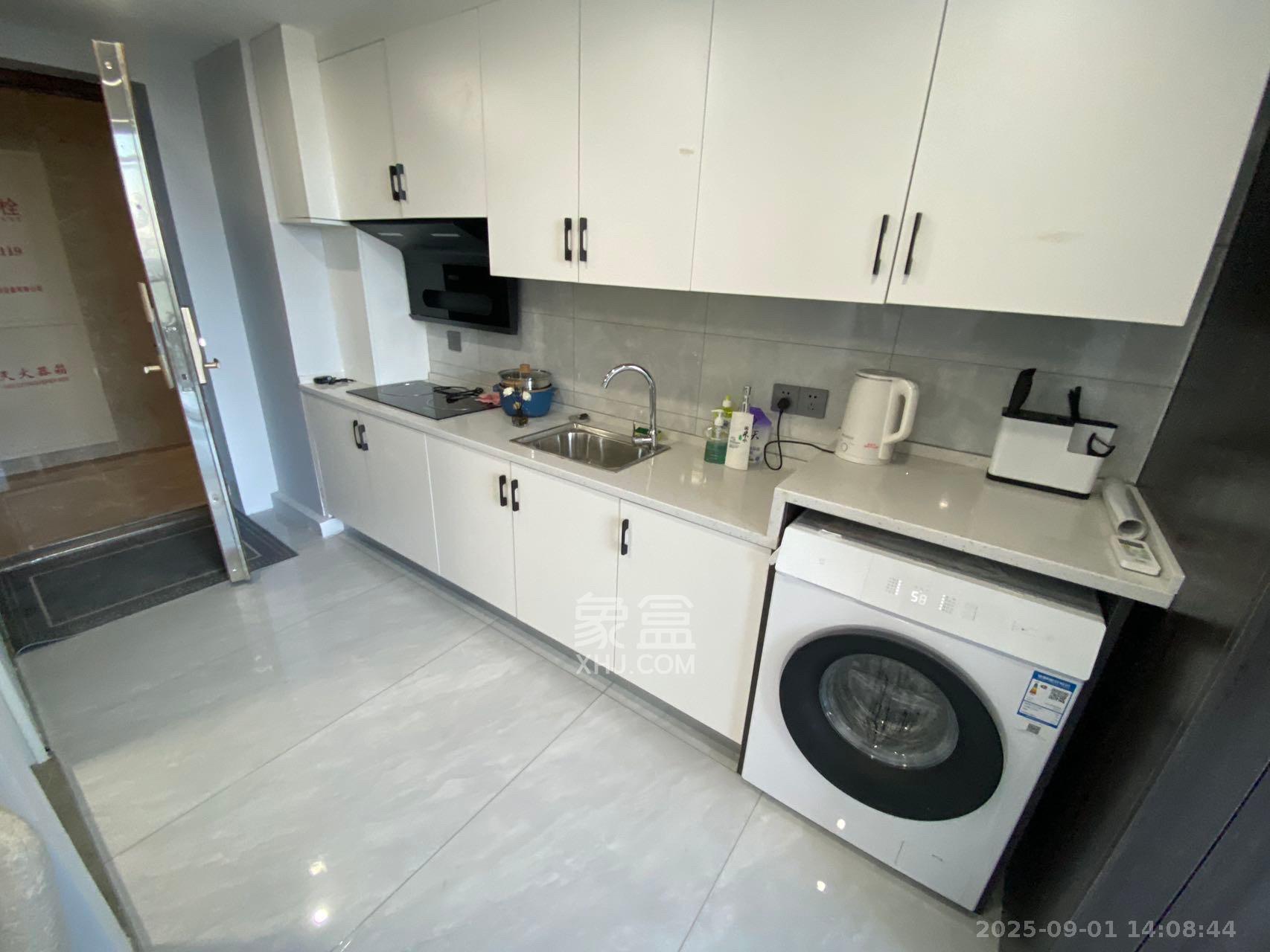 梅溪湖金茂湾  1室1厅1卫    2000.0元/月室内图