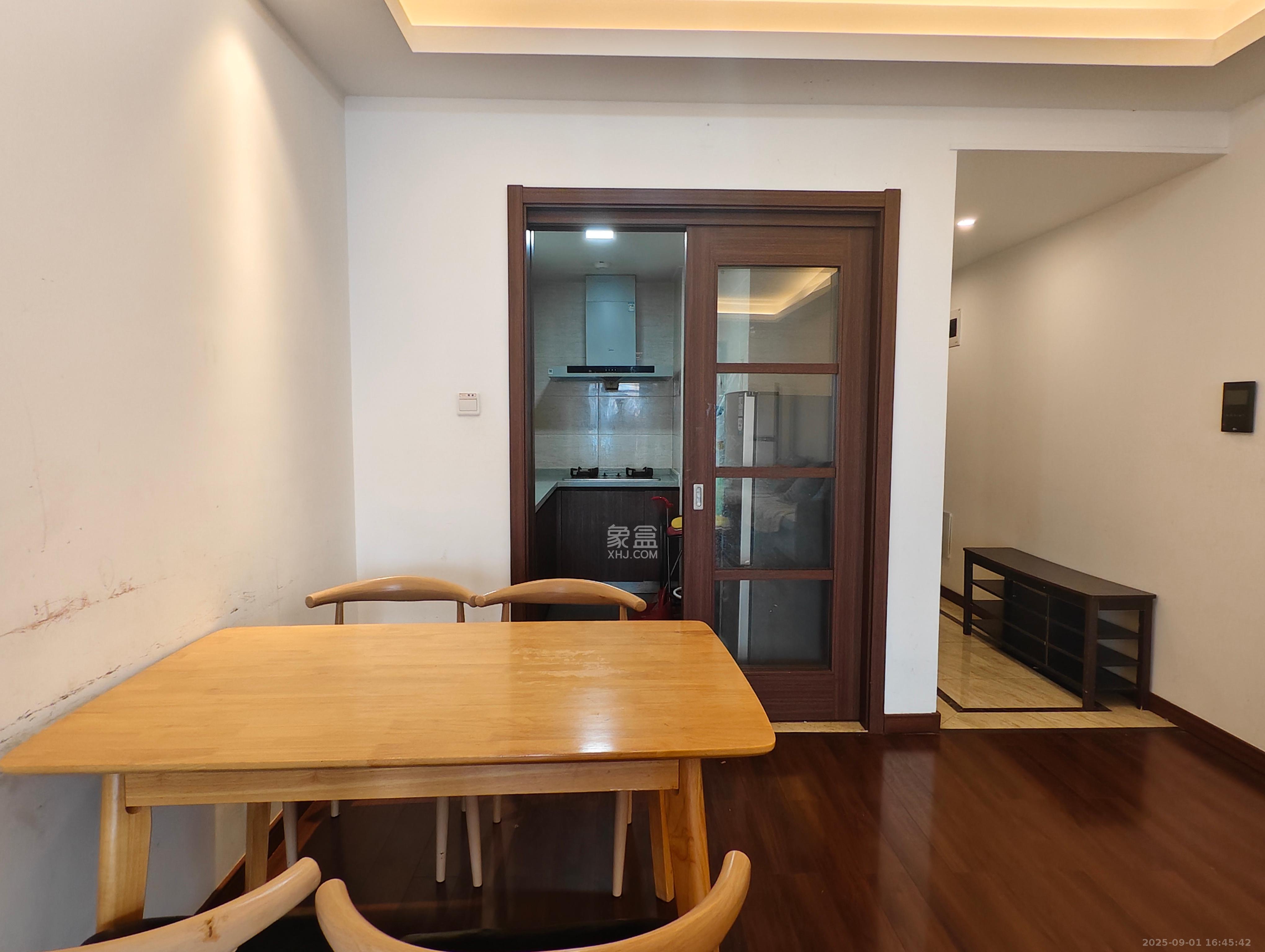 万科里金域国际  3室2厅2卫    3200.0元/月 万科里金域国际  3室2厅2卫    3200.0元/月室内图