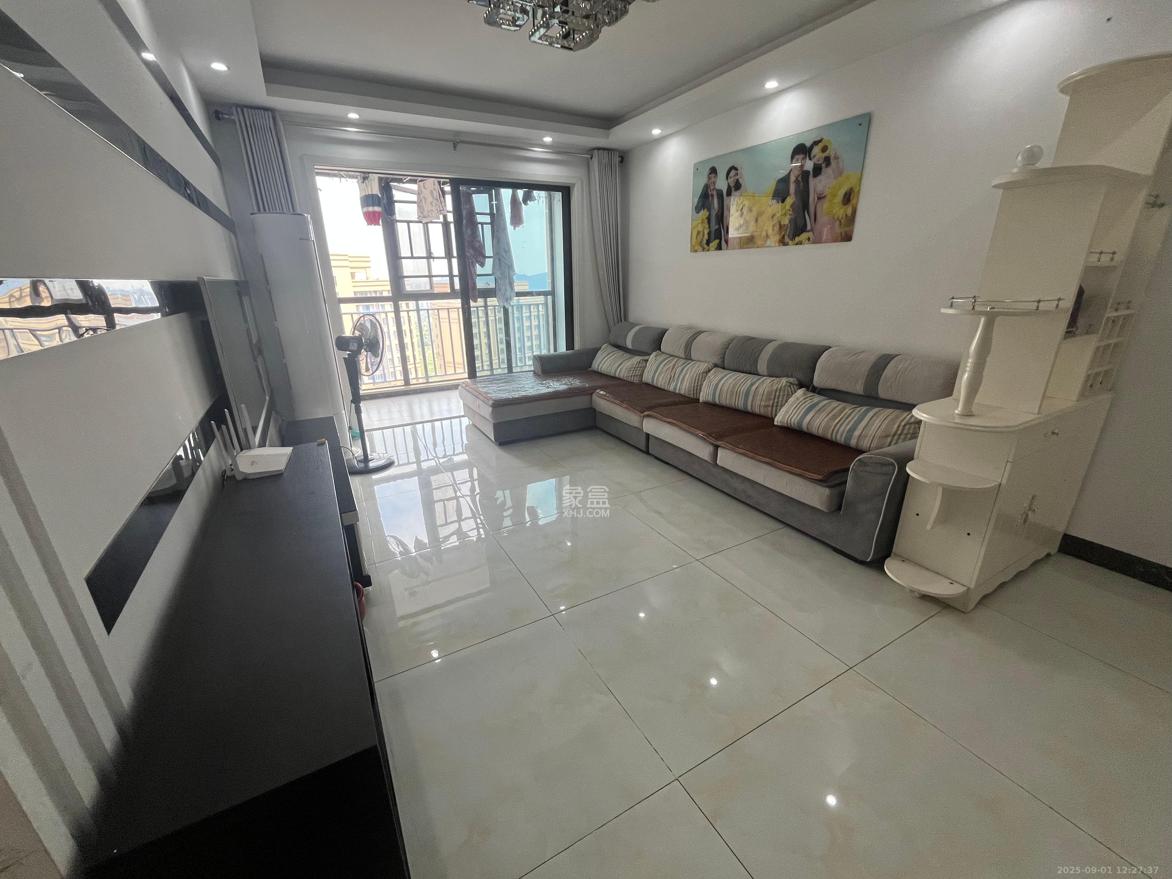 华润橡树湾 3室2厅1卫 2100.0元/月 华润橡树湾 3室2厅1卫 2100.0元/月室内图