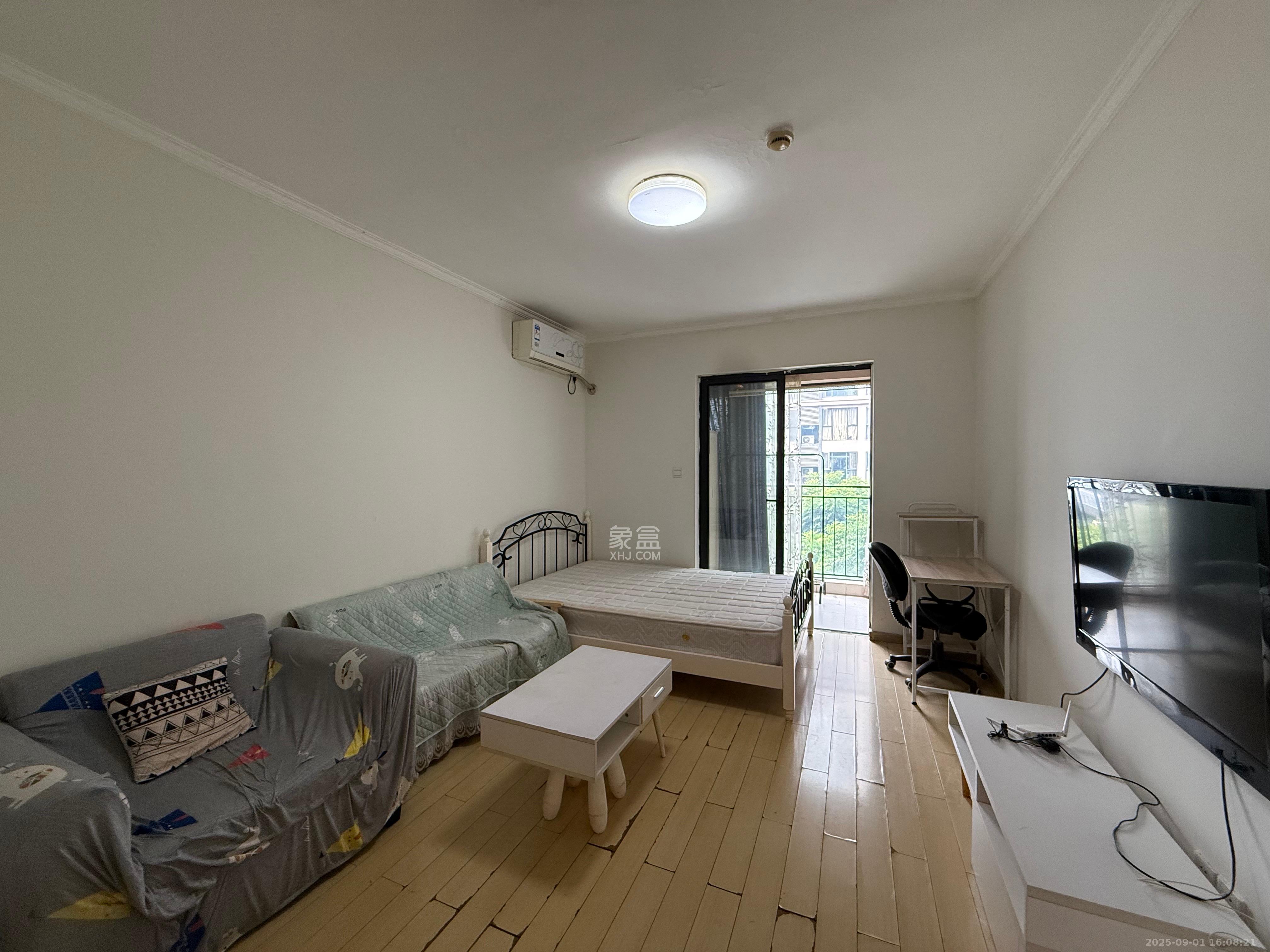 万科金域华府一期  1室1厅1卫    1400.0元/月室内图