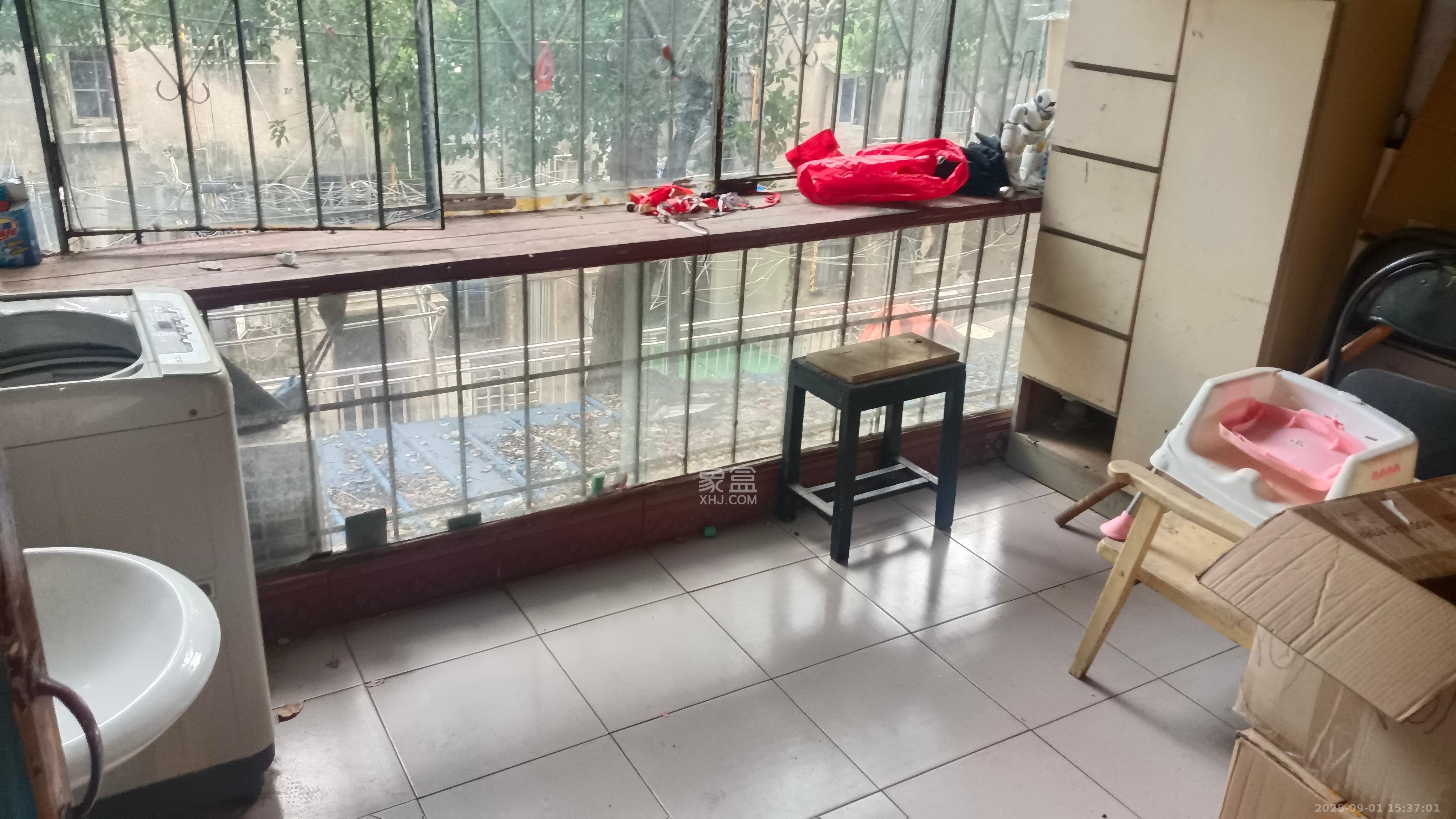 湖橡宿舍/湖橡小区 1室1厅1卫 1000.0元/月 湖橡宿舍/湖橡小区 1室1厅1卫 1000.0元/月室内图