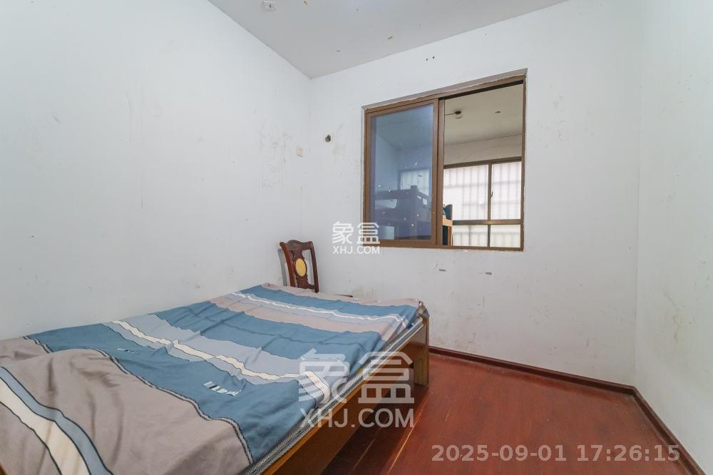 湖湾世景  4室2厅1卫    2000.0元/月 湖湾世景  4室2厅1卫    2000.0元/月室内图