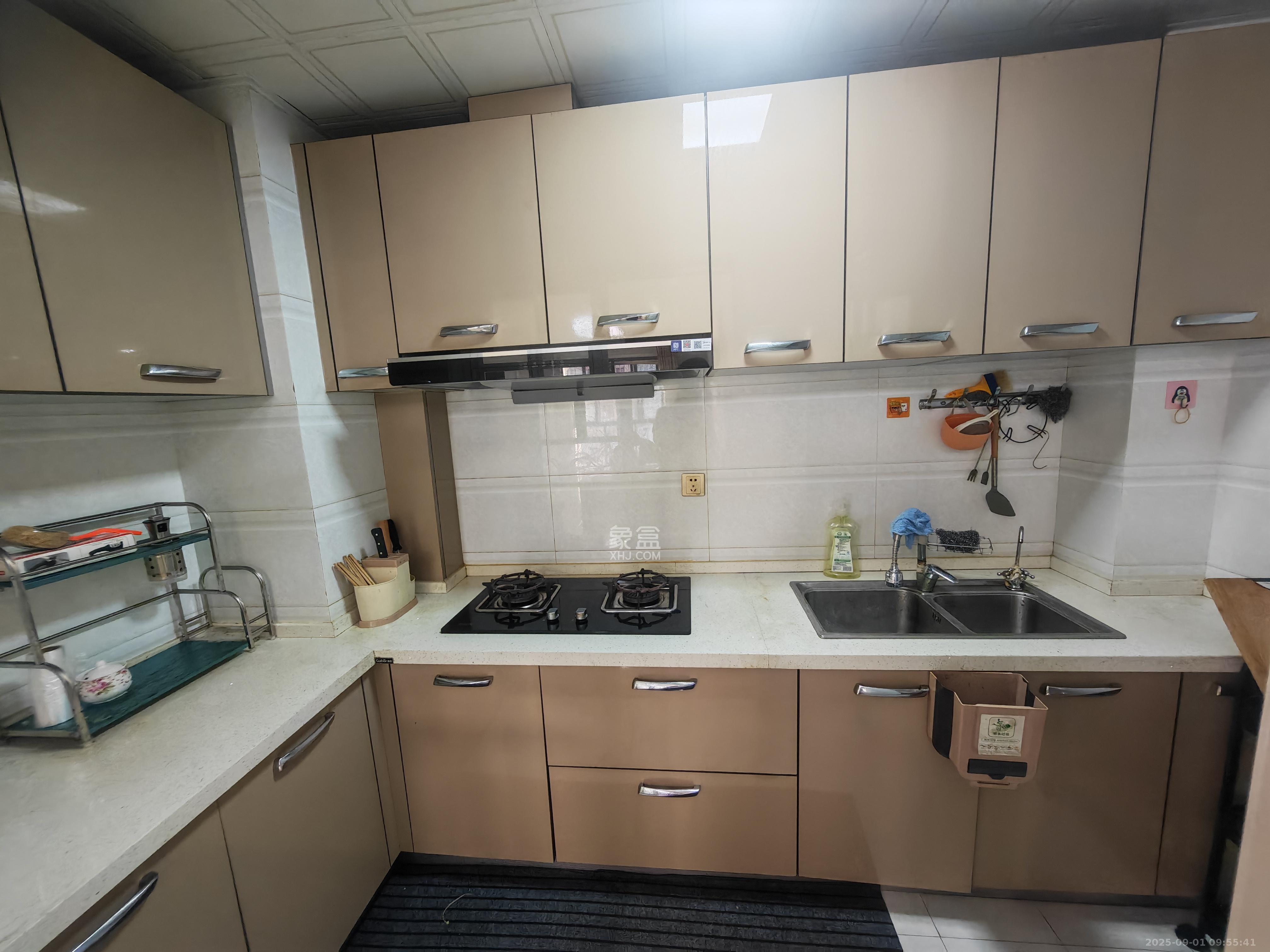 华润五彩城  3室1厅1卫    2000.0元/月 华润五彩城  3室1厅1卫    2000.0元/月室内图