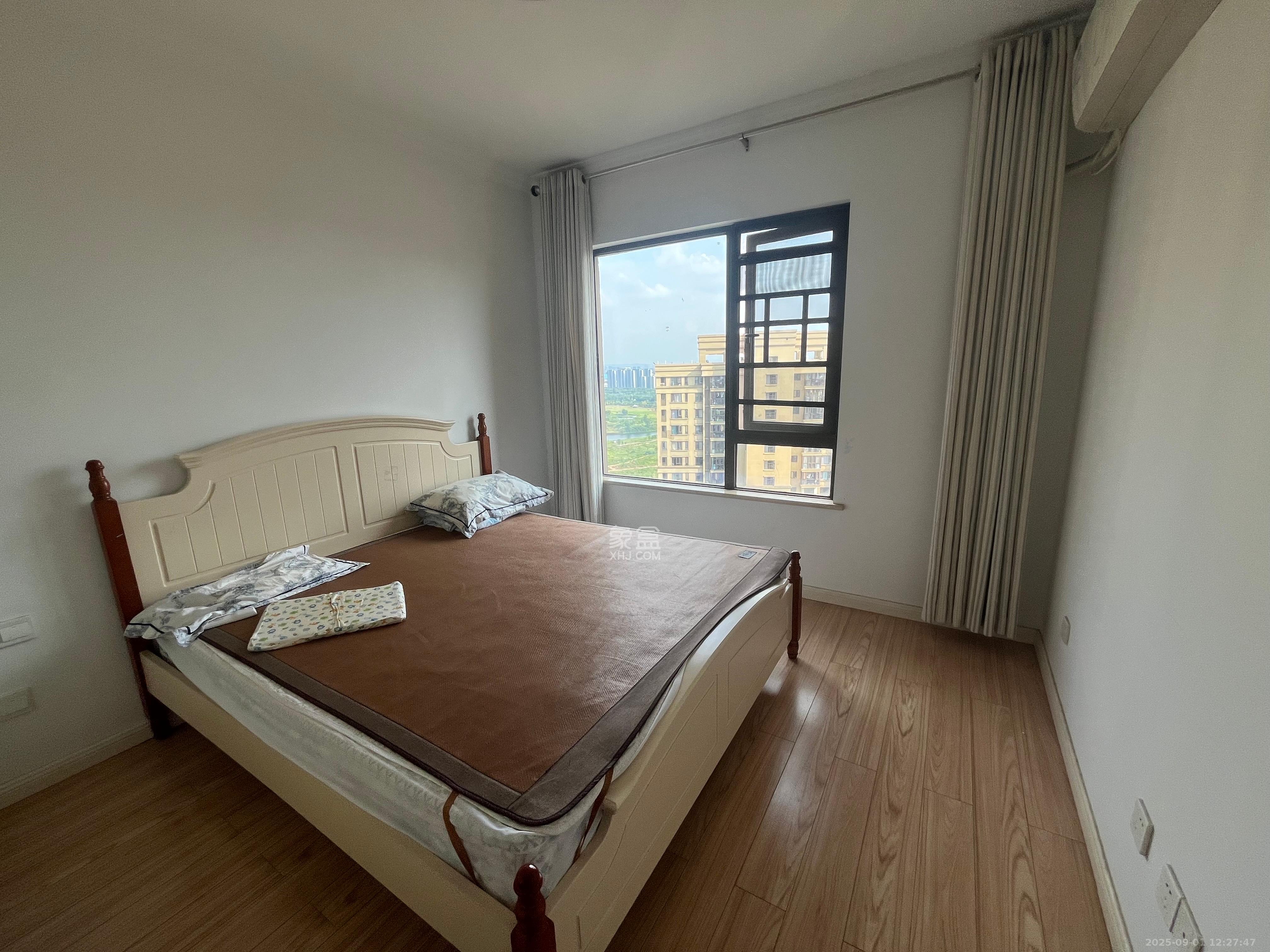 华润橡树湾  3室2厅1卫    2100.0元/月室内图