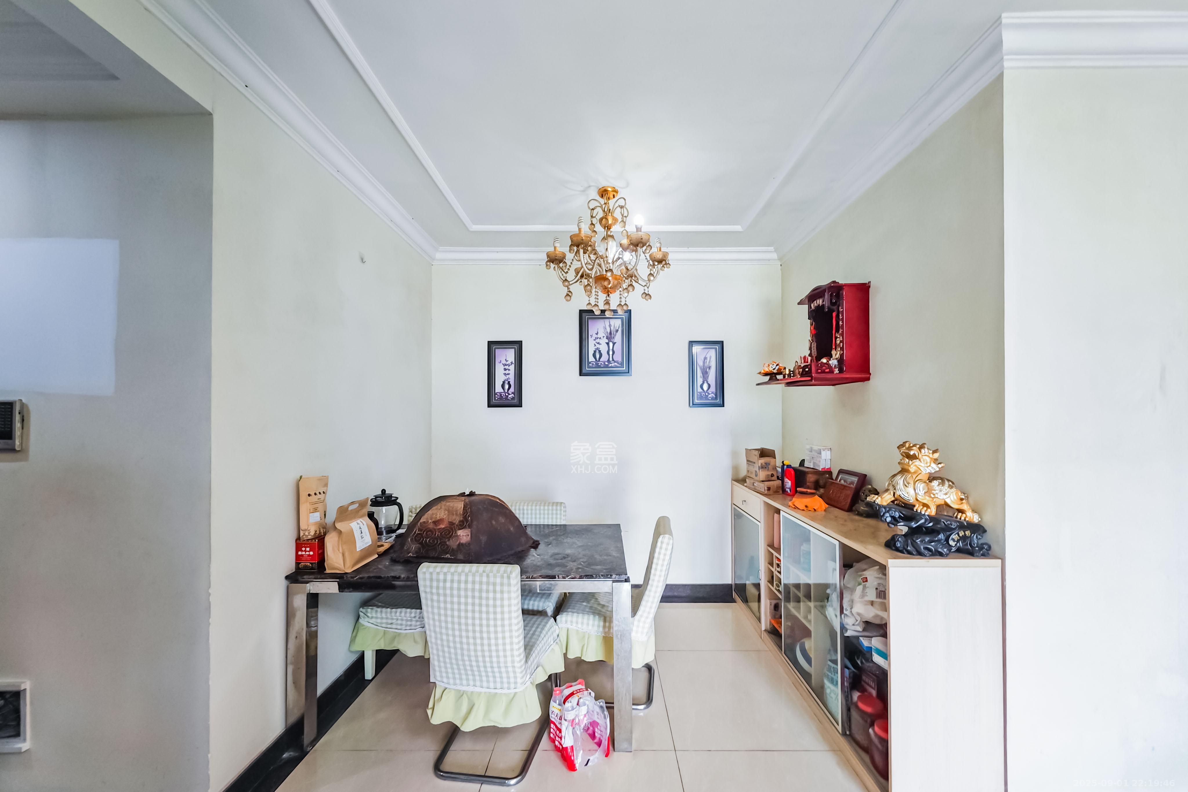 恒大绿洲  3室2厅2卫    92.8万 恒大绿洲  3室2厅2卫    92.8万客厅