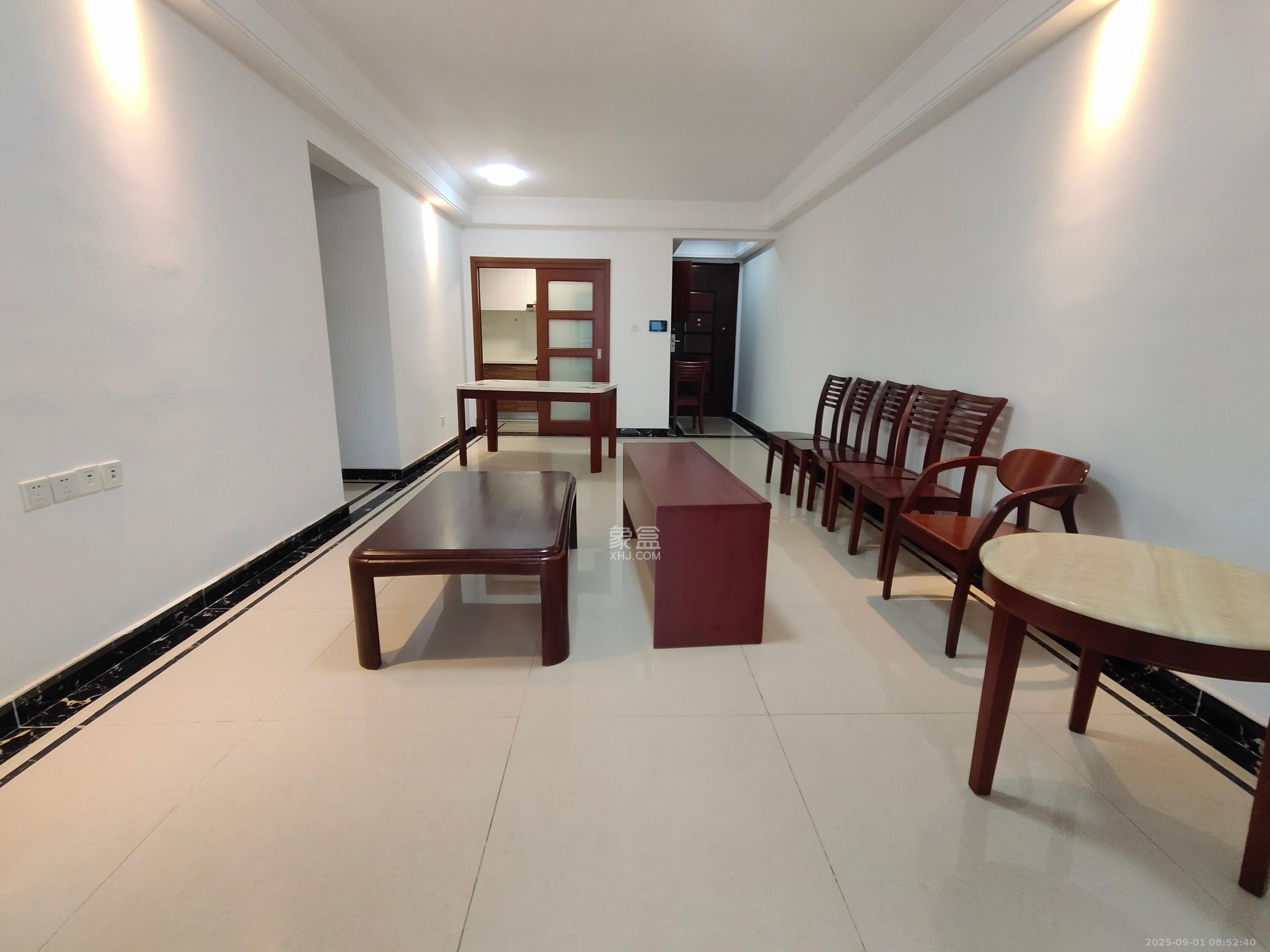 中海国际五期  3室2厅2卫    2300.0元/月 中海国际五期  3室2厅2卫    2300.0元/月室内图